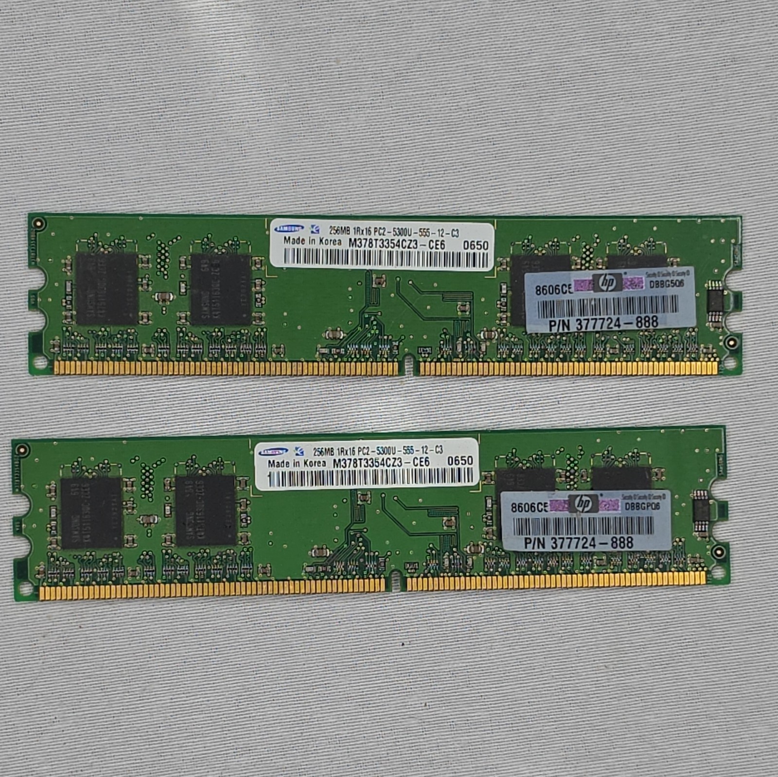 Samsung 512MB (2x256MB) DDR2 DIMM PC2-5300U 240-Pin Unbuffered M378T3354CZ3-CE6