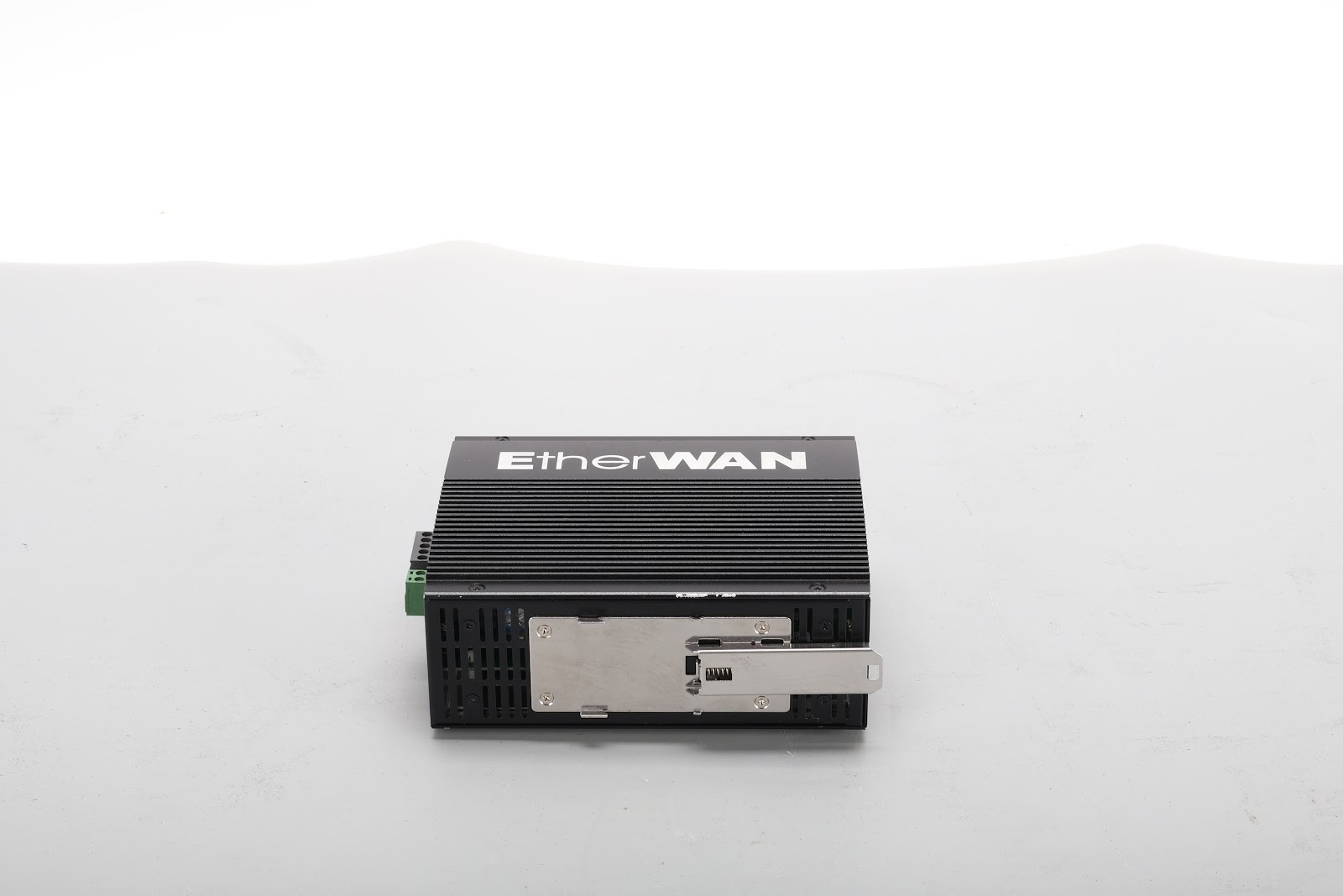 EtherWAN EX78931-0VB 12-Port Gigabit 8-Port PoE 4-Port SFP Switch