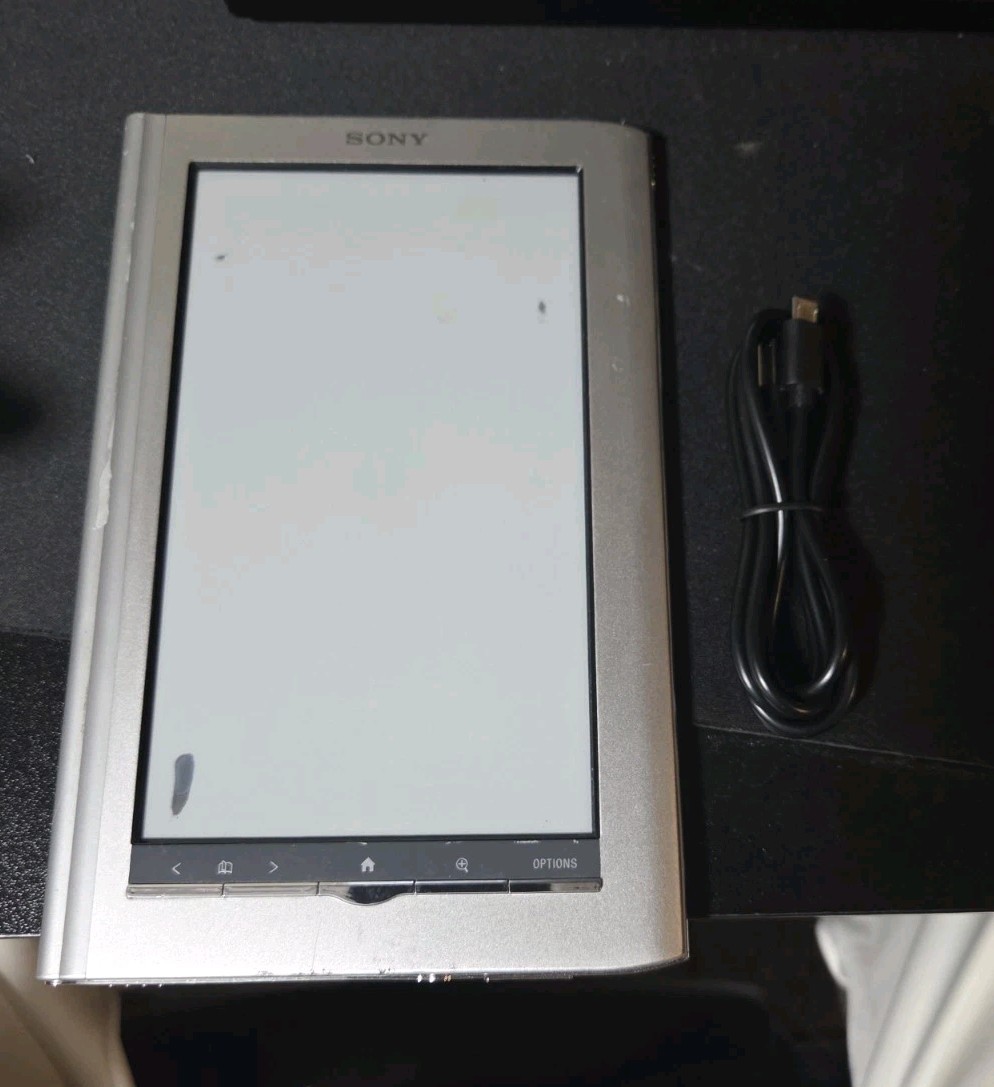 Sony Daily Edition E-Reader PRS-950 2GB Wi-Fi + 3G , 7in Silver See Desc. C16#31