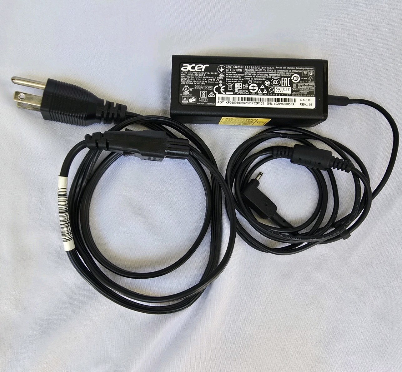 Original 45W Acer ADP-45HE B AC Power Supply Adapter Charger 19V 2.37A 3.0x1.1mm