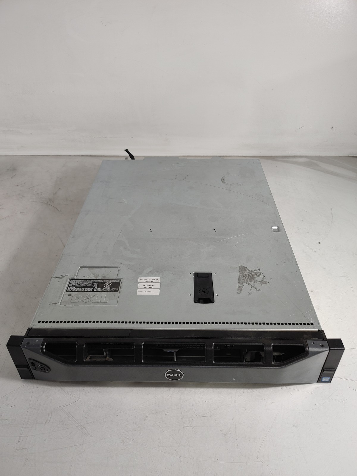Dell PowerEdge R530 3.00 GHz Intel Xeon E5-2623 v3 16 GB DDR4 Server No