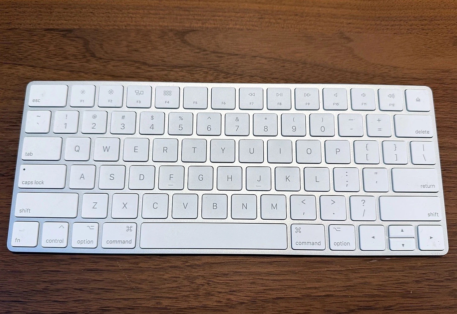 Apple Magic Keyboard A1644 Wireless Bluetooth Rechargeable US English - Tested