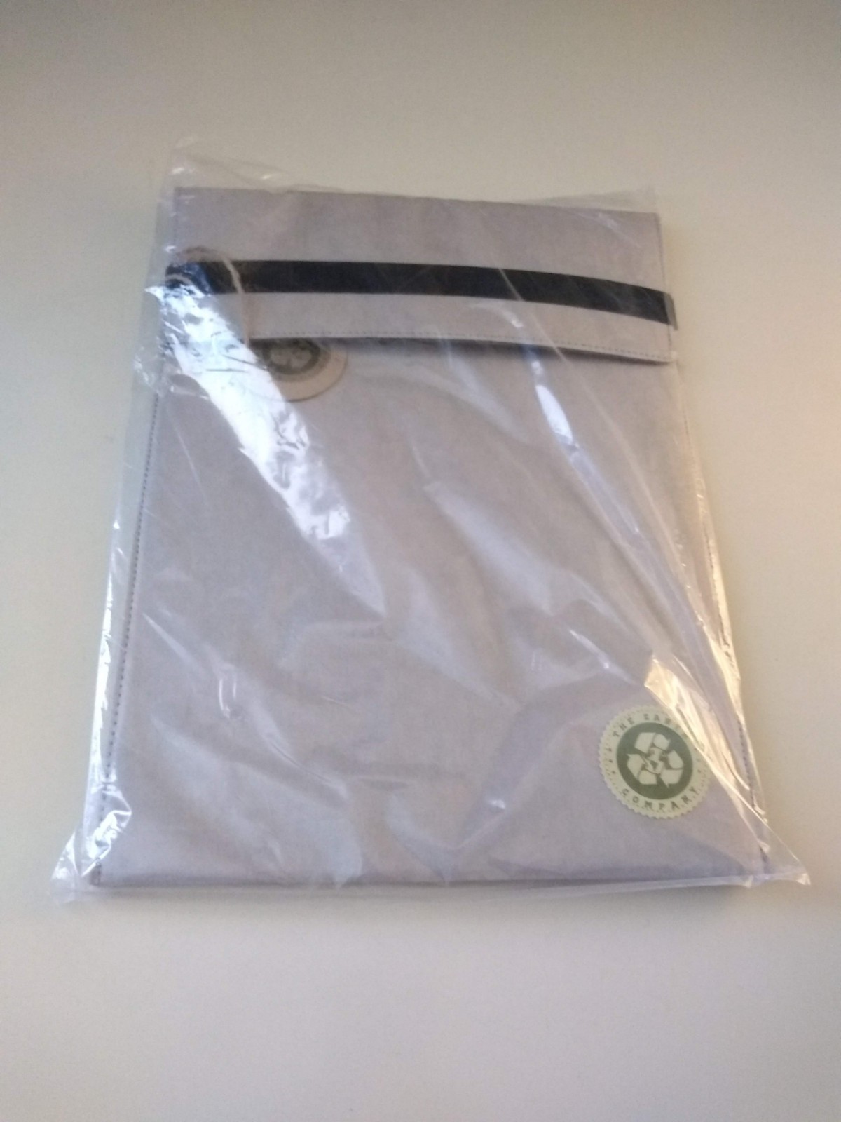 The Earth Company Natural Paper iPad 10in Protective Felt Lined Sleeve 