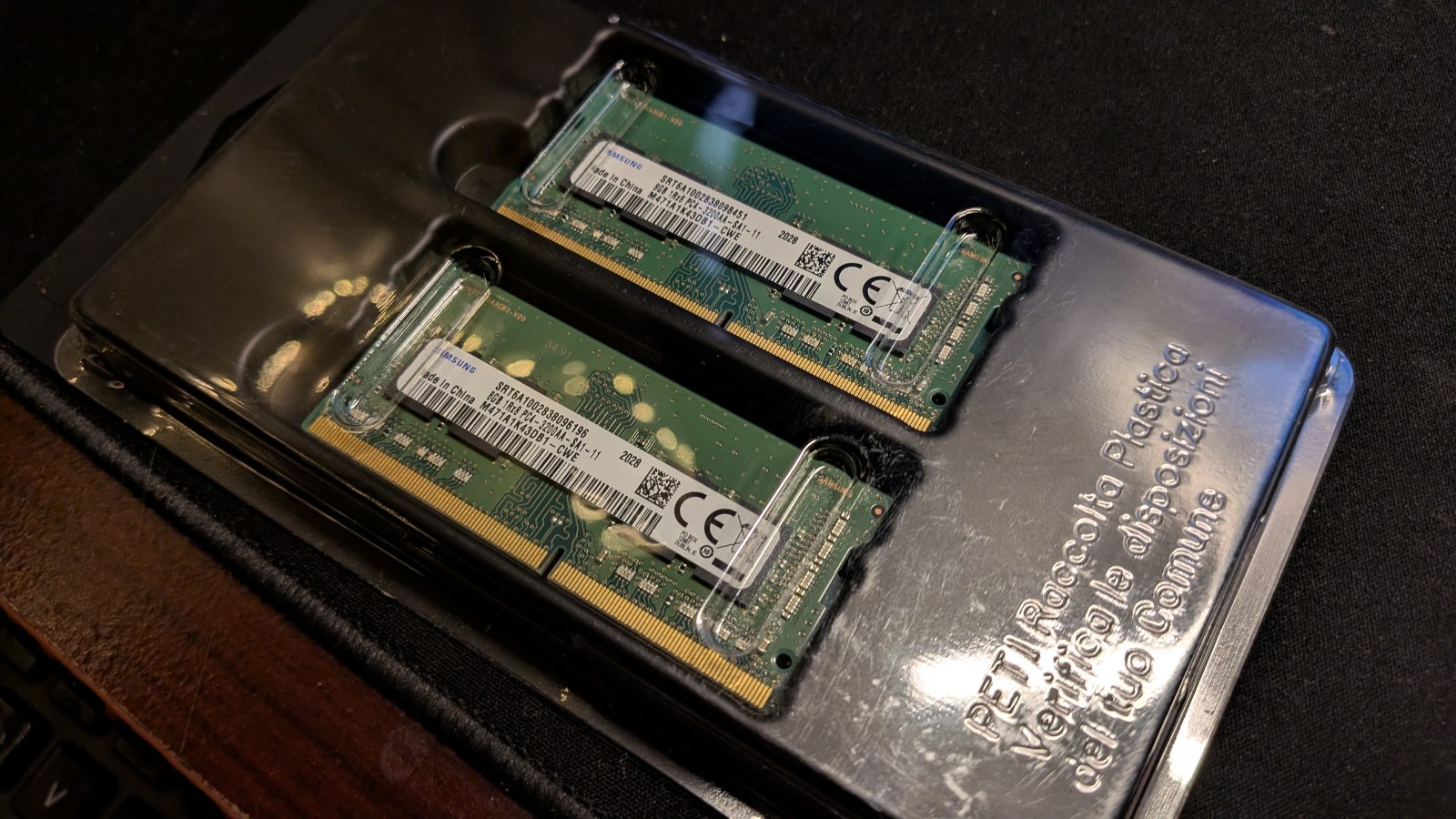 Samsung 16GB (2x8GB) DDR4 3200 SO-DIMM RAM M471A1G44AB0-CWE Laptop Memory