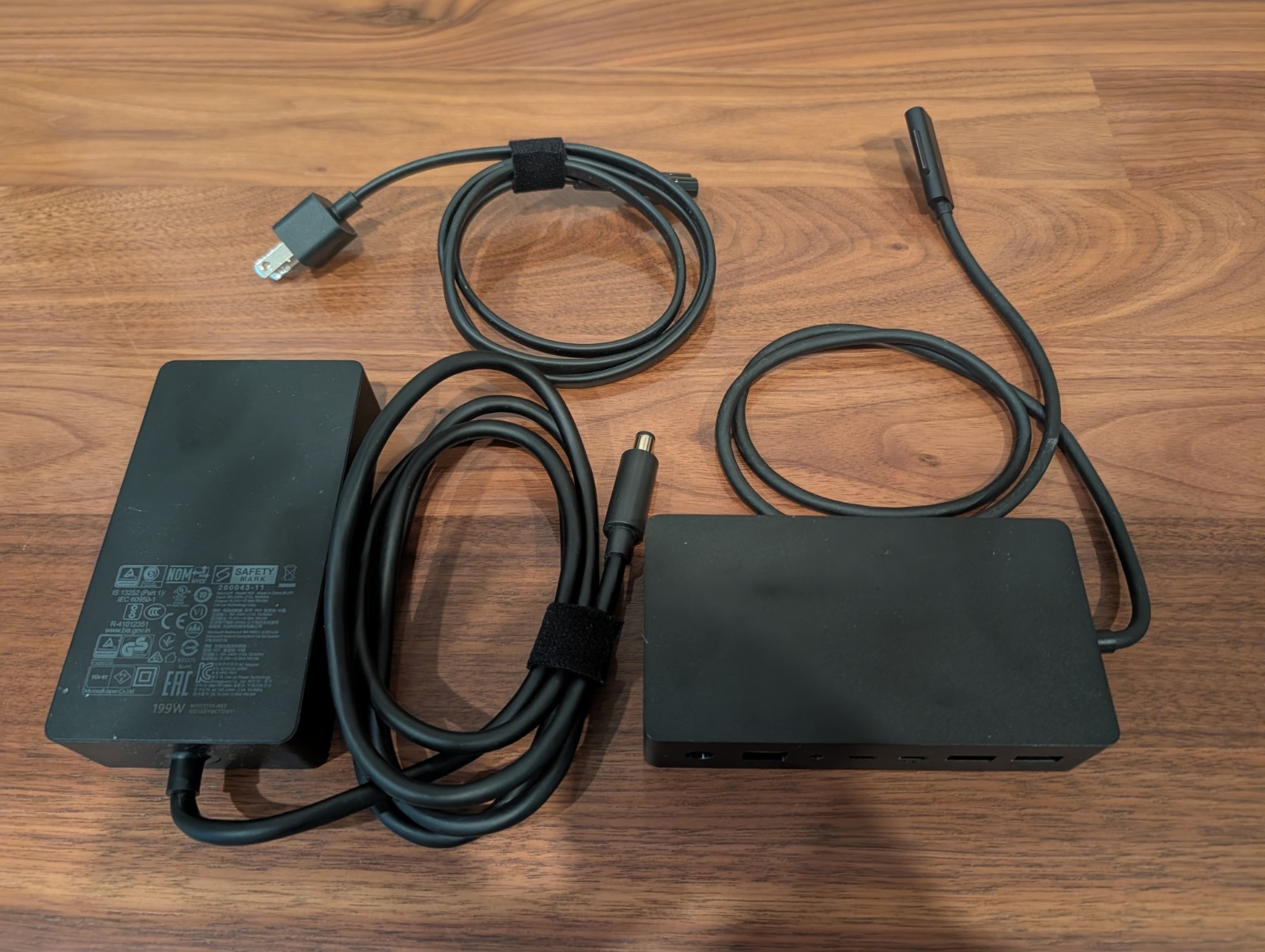 Microsoft Surface Dock 2 1917 (199W) with 3 Extra Chargers (127W NIB, 65W, 39W)