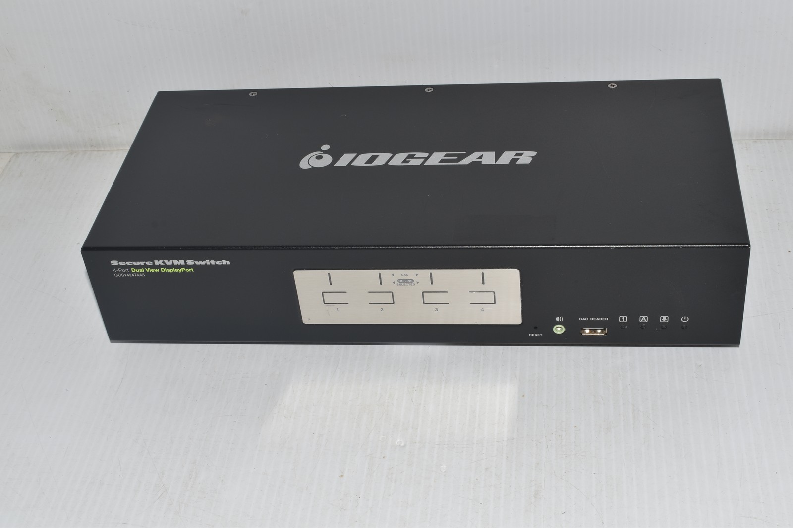 IOGEAR GCS1424TAA3 4-Port Dual View DisplayPort Secure KVM Switch (ZSL57)