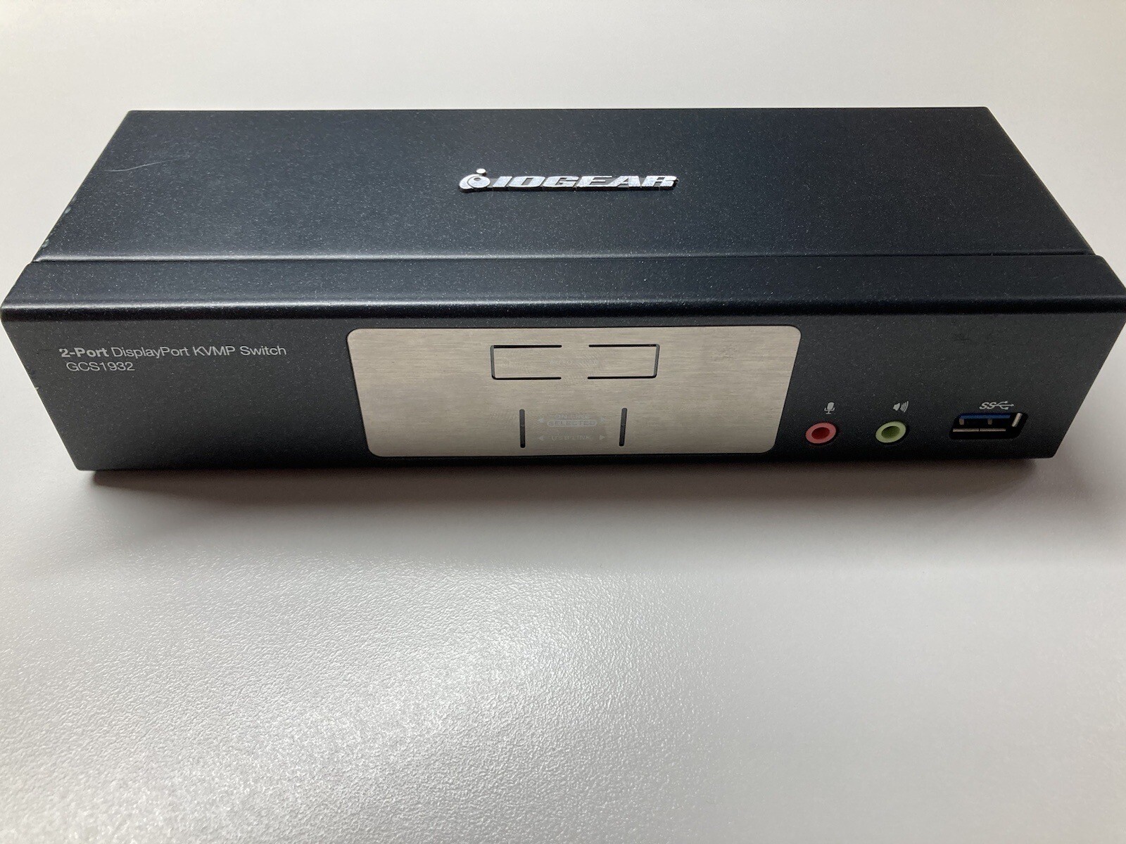 Iogear GCS1932 2-Port DisplayPort 1.2 KVMP Switch with USB 3.1 Gen1 Hub & Audio