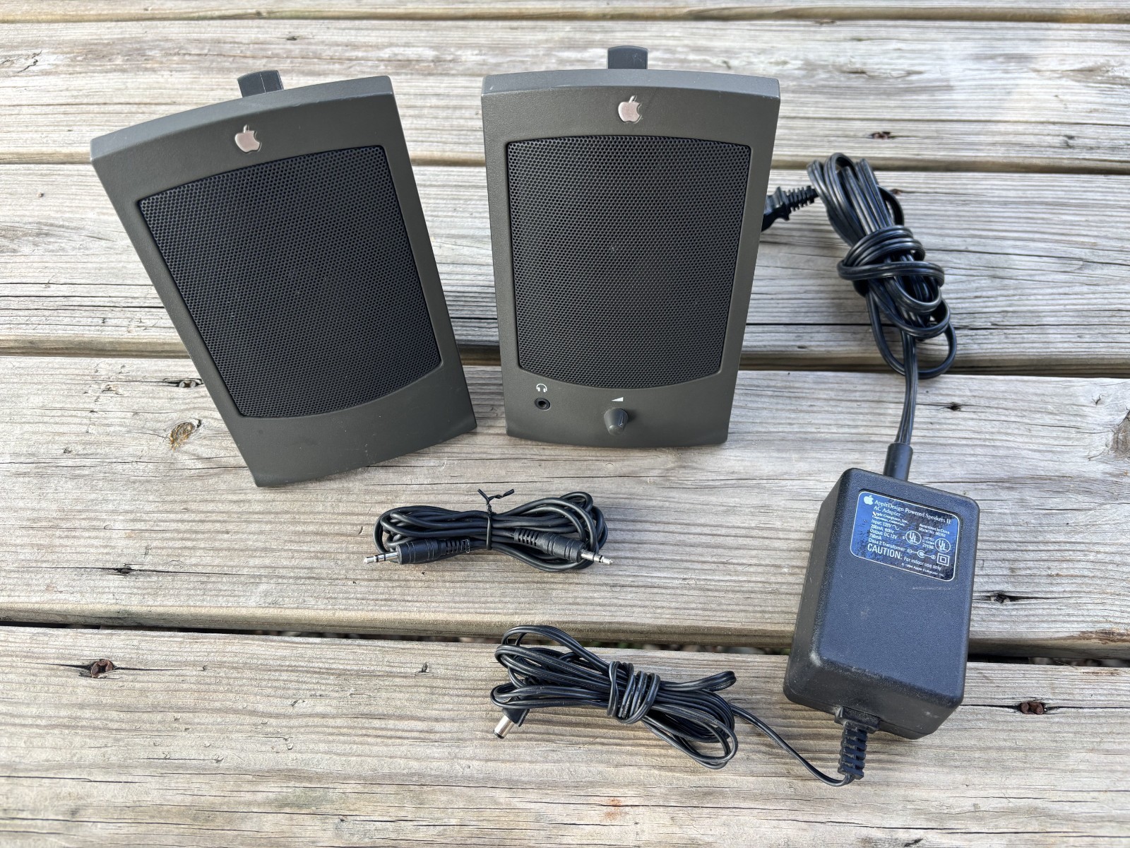 Apple AppleDesign Powered Speakers II M2497 Dk Gray w AC Adapter AUX Cable