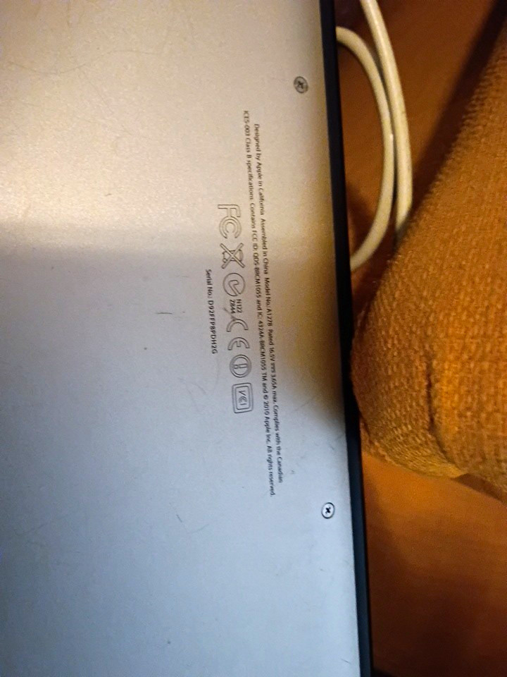 apple laptop