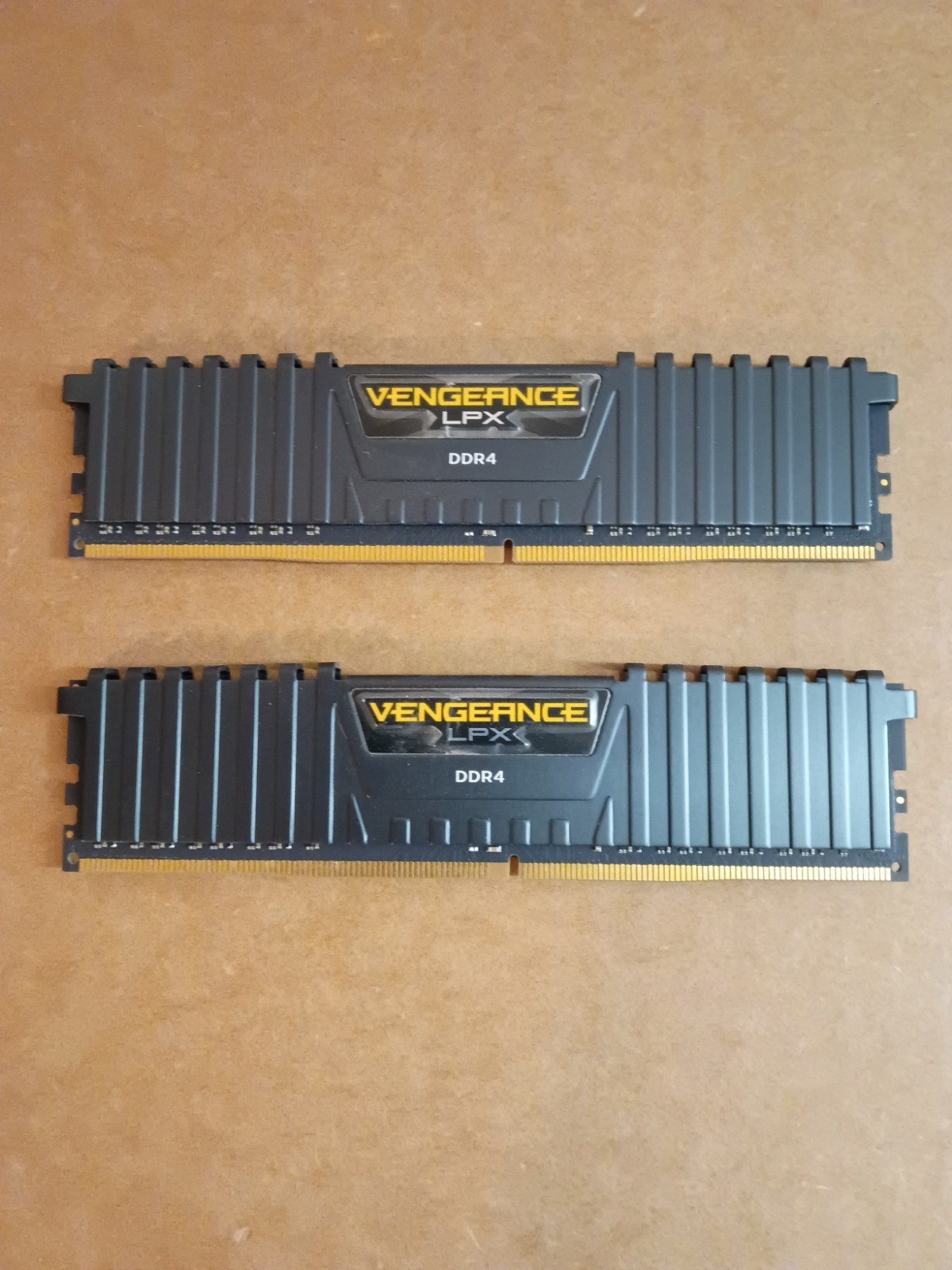 Corsair Vengeance 16GB (2x8 kit) ]PC4-19200 DDR4 2400 Memory- CMK16GX4M2A2400C16