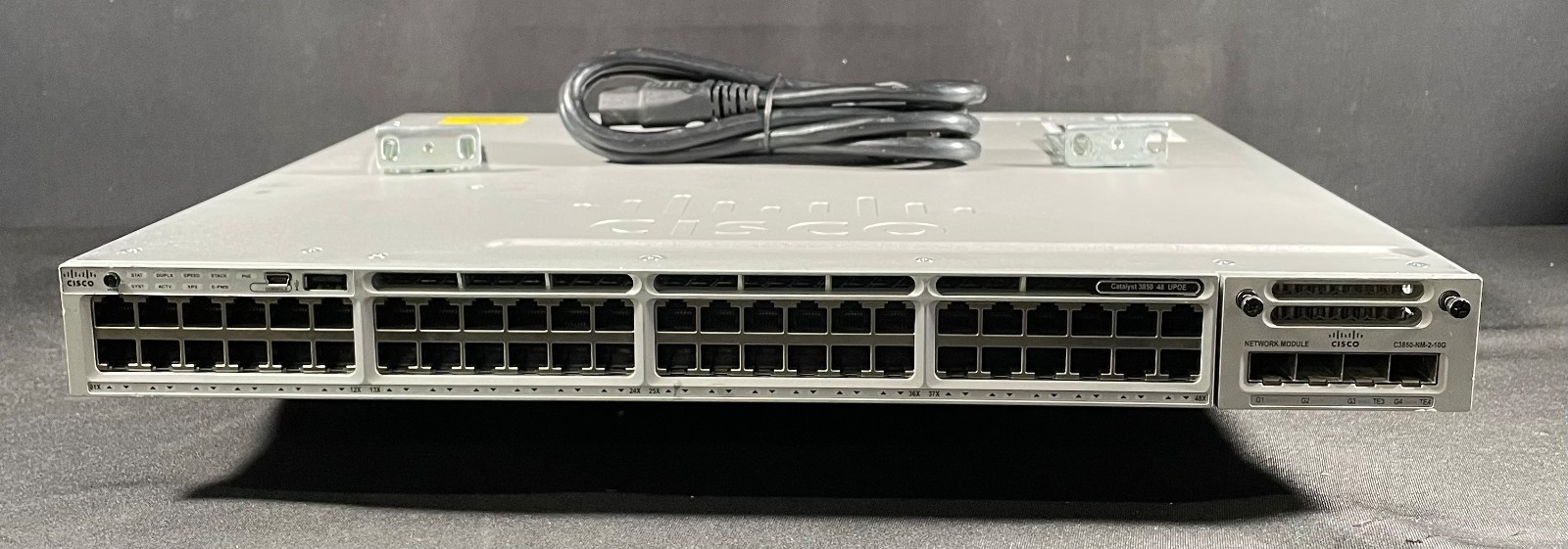 Cisco WS-C3850-48U-S 48 Port UPOE Gigabit Switch w/C3850-NM-2-10G Module