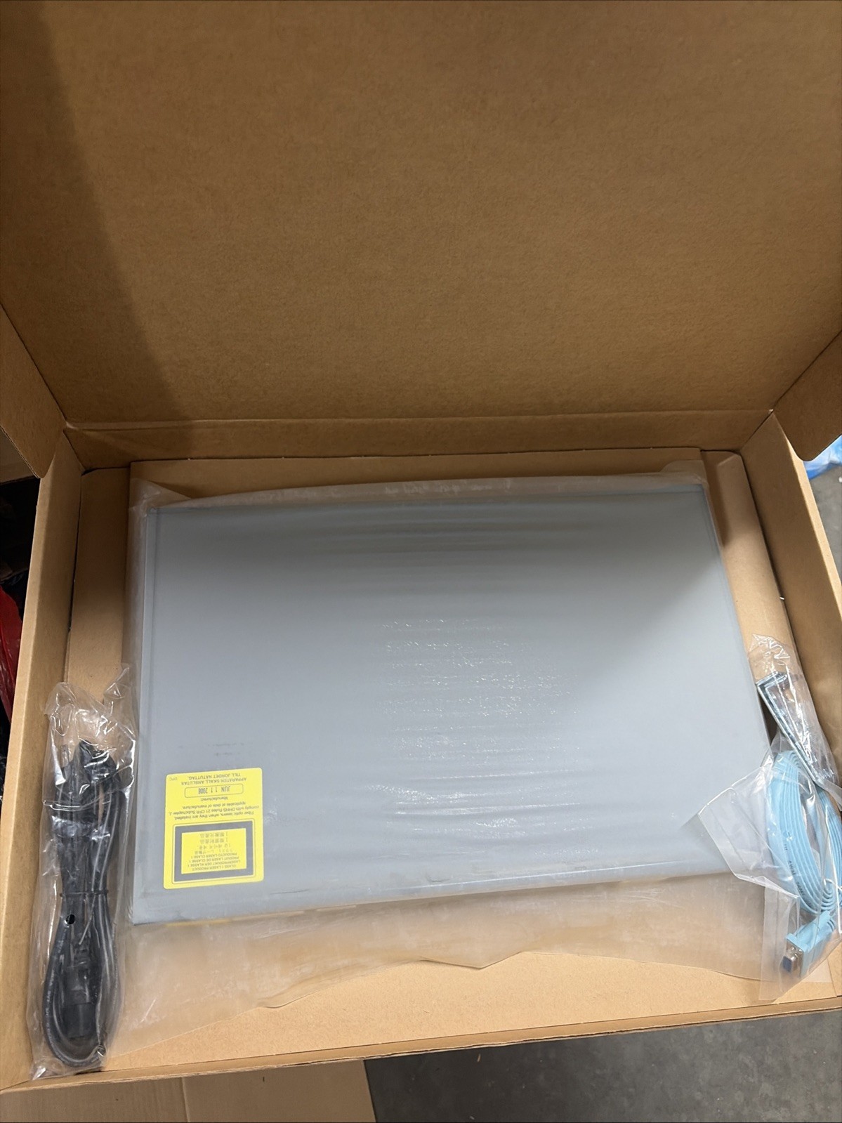 Cisco  Catalyst (WS-C3560G-24PS-S) 24-Ports Rack-Mountable Switch Managed New