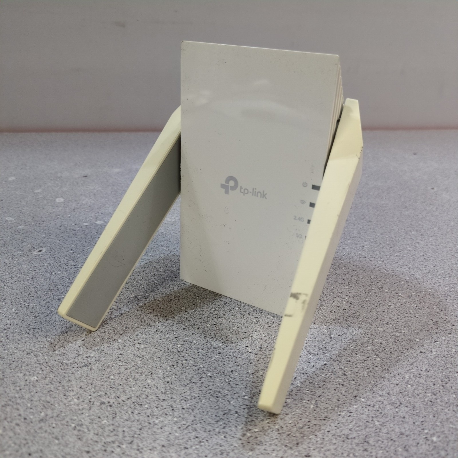 TP-Link AX1500 WiFi 6 Range Extender Internet Booster (RE505X)