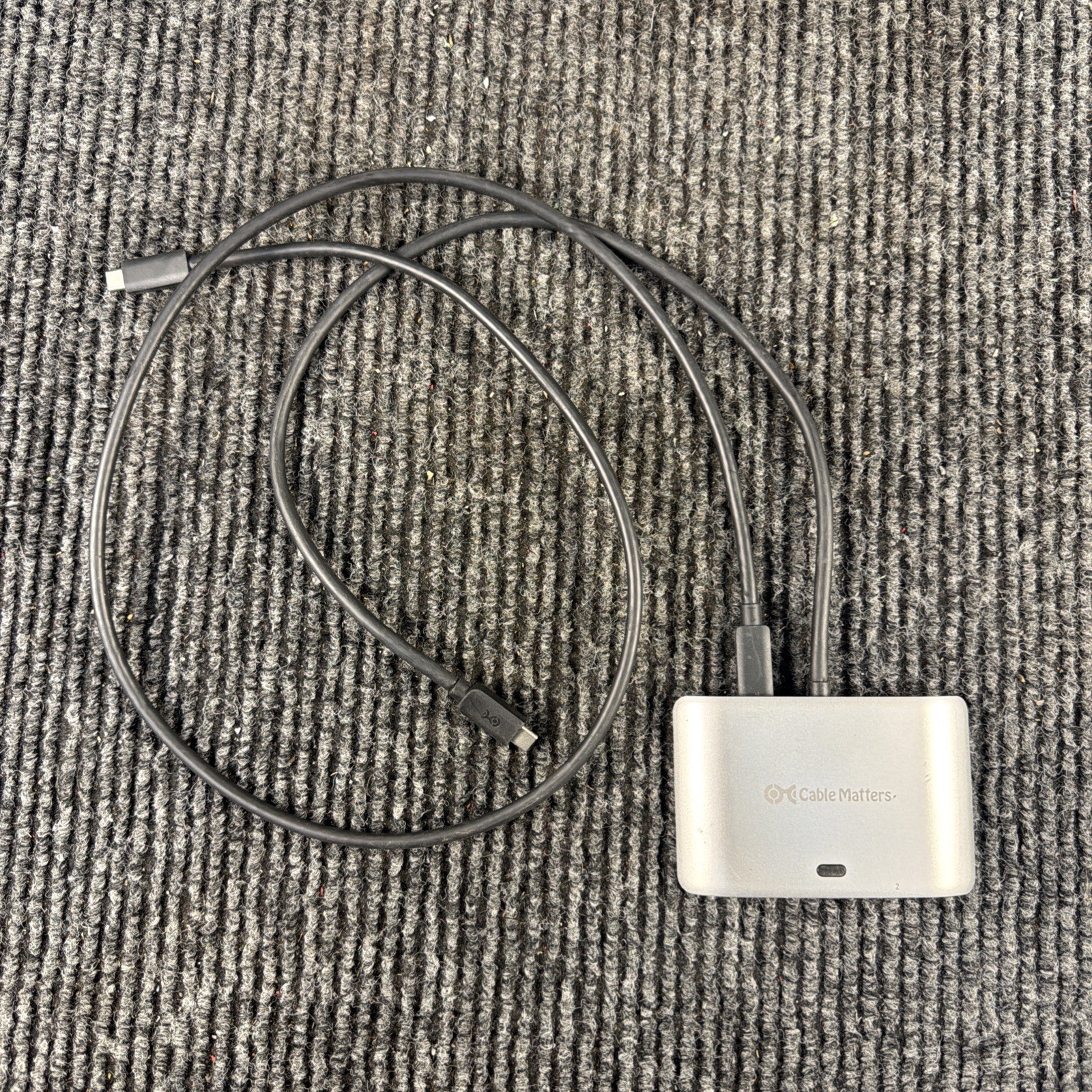 Cable Matters 20Gbps USB4 USB C Switch for 2 Computers, Supports Up to 8K@30Hz o
