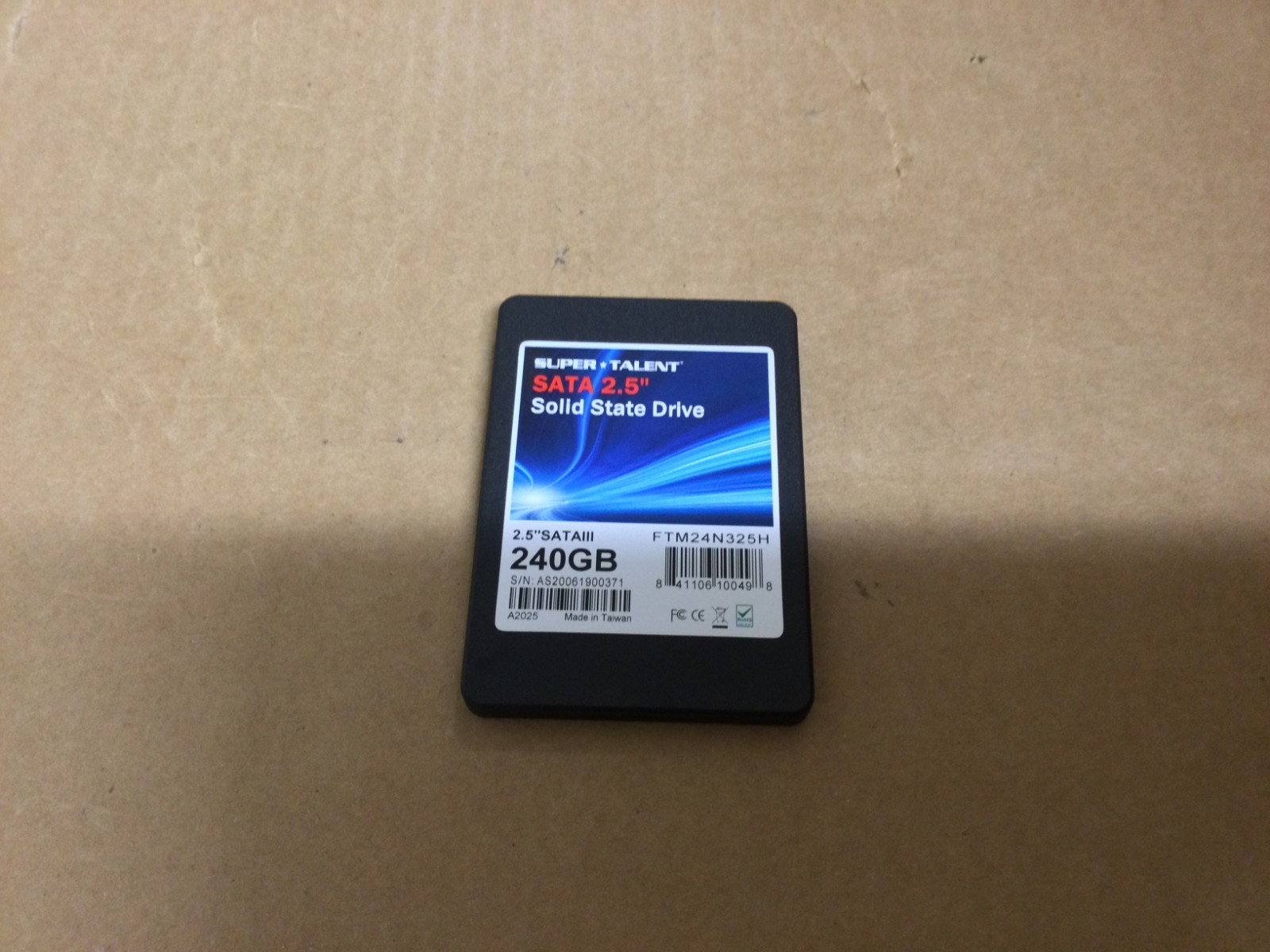 Super Talent FTM24N325H 240 GB SATA III 2.5 in Solid State Drive
