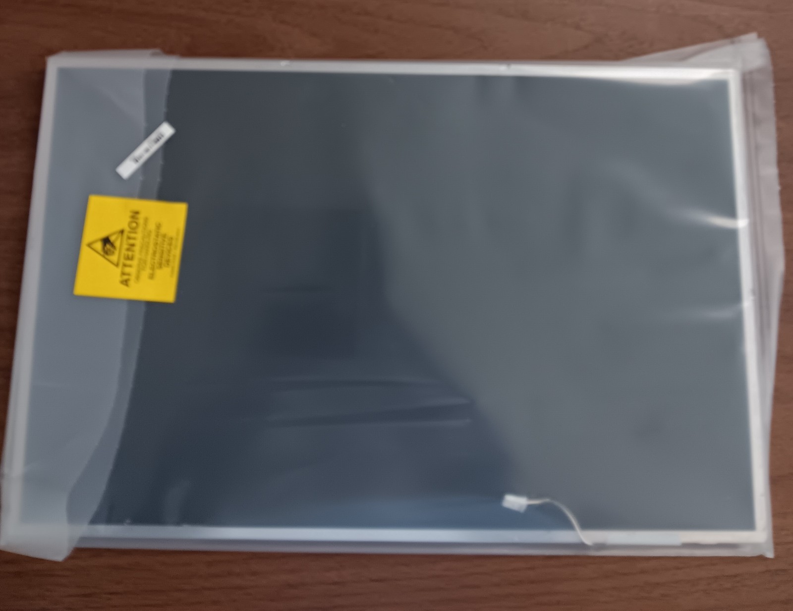 New LG PHILIPS 17" WXGA+ GLARE LCD Screen LP171WP4 (TL)(B4)