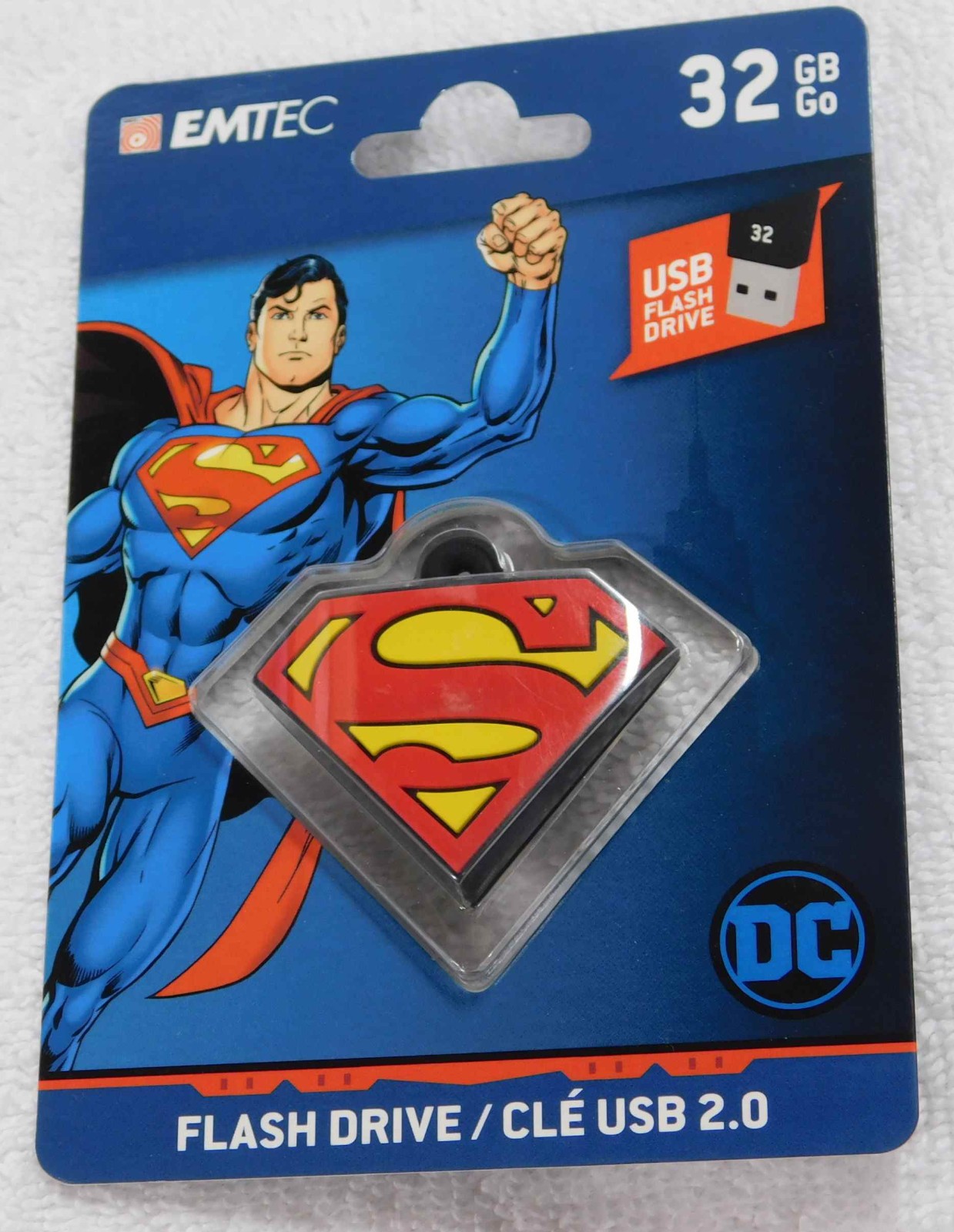 Superman 32GB Flash Drive Keychain NEW SEALED Emtec DC Comics 32 GB