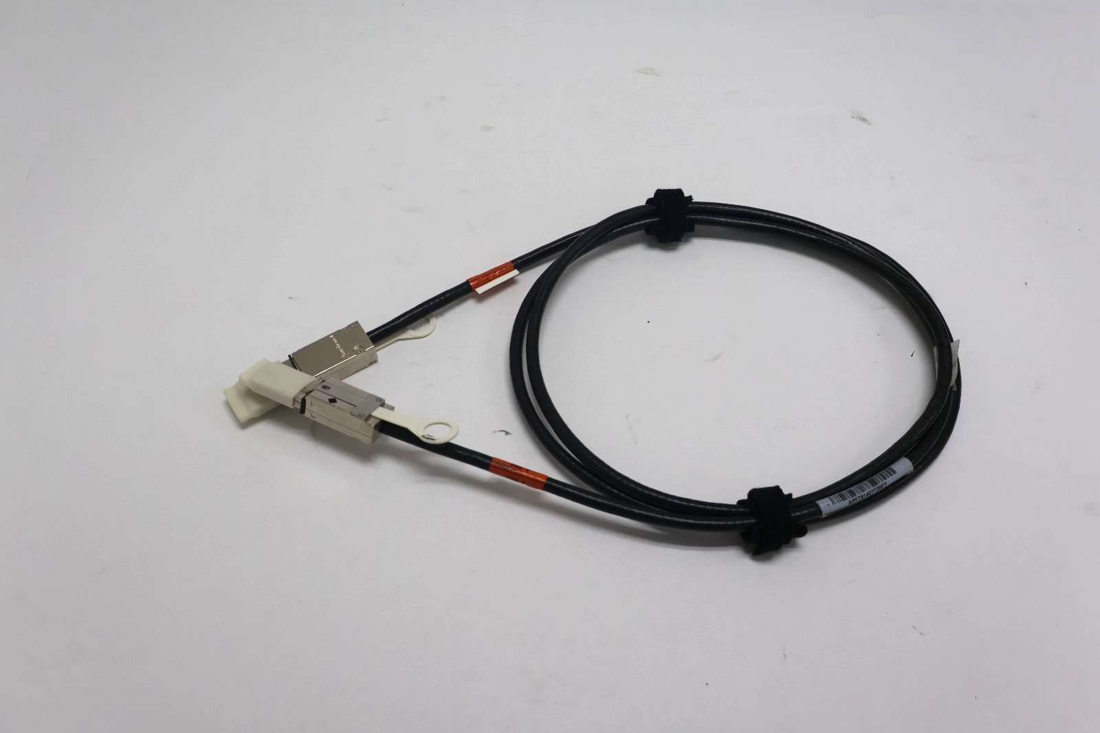 Amphenol 038-003-787 EMC Mini-SAS External Cable SFF-8088 to SFF-8088 2M 6.6ft