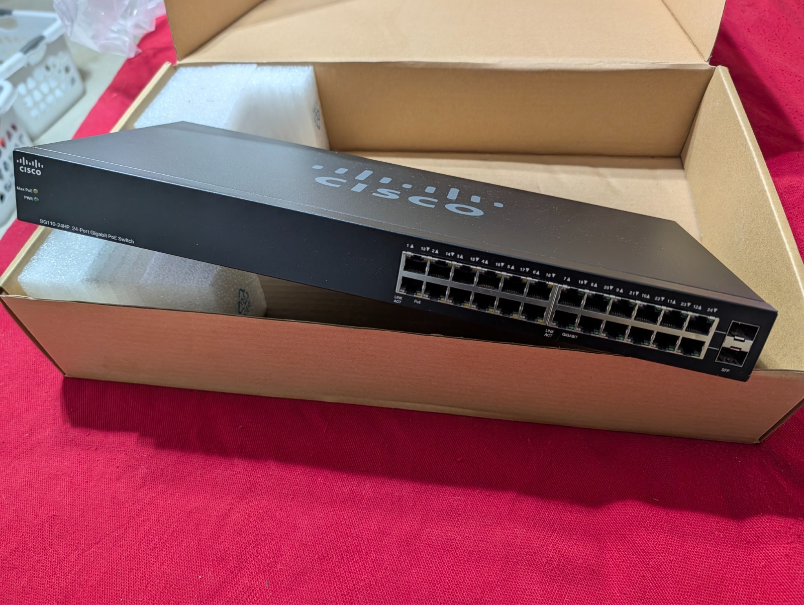 Cisco SG110-24HP 24-Port Gigabit PoE Unmanaged Switch 100W 2x SFP