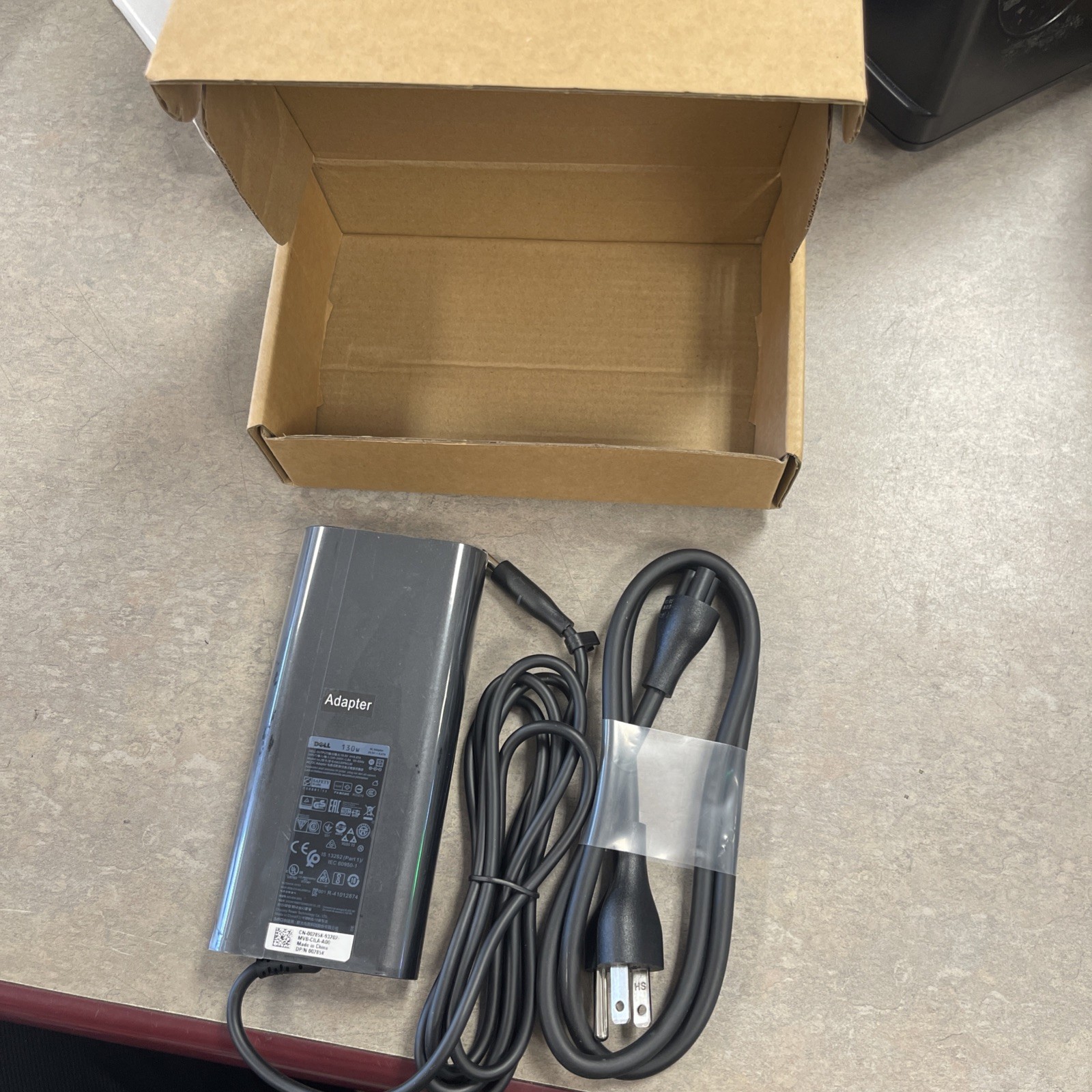 New Original 130W Charger for Dell XPS 15 9530 DA130PM130 HA130PM130 4.5*3.0mm