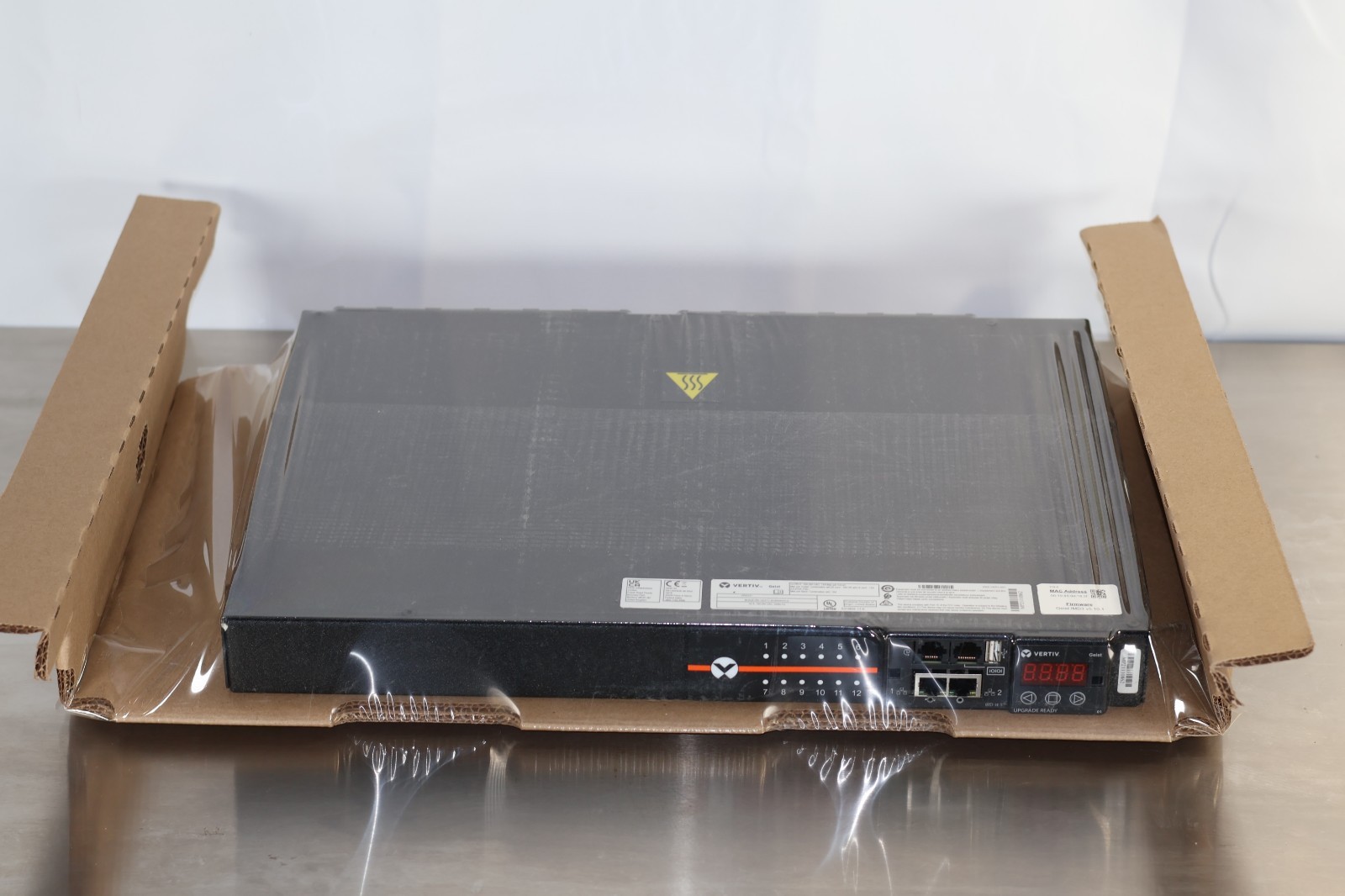Vertiv Geist VP52101 1U Switched Rack PDU rPDU 16-20A C13/C19/C20 Outlet Control