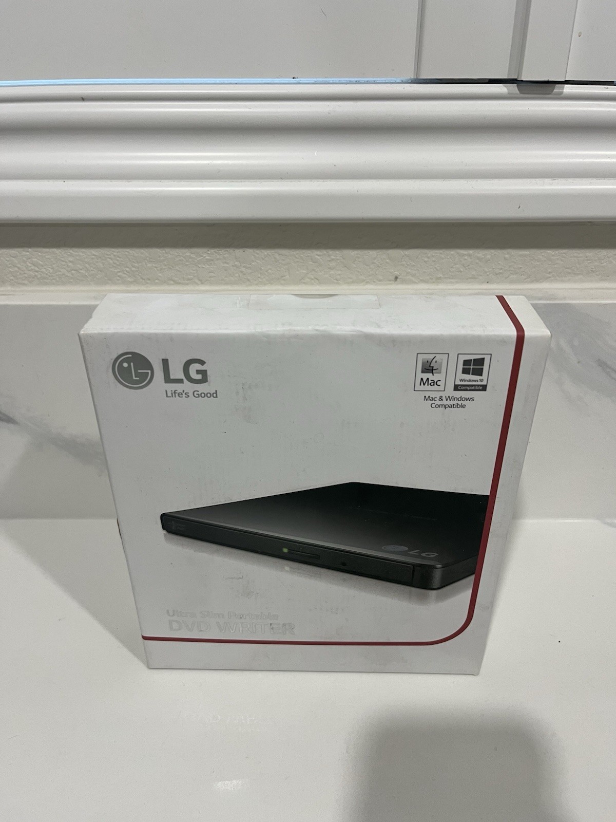 LG GP65NB60 Ultra Slim External DVD CD Writer Burner USB M-DISC Mac PC w/ Box