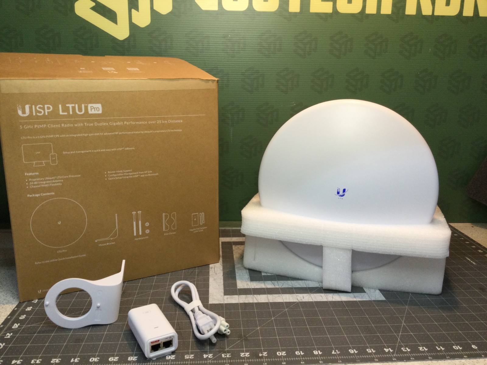 Ubiquiti UISP LTU-Pro-US 5GHz PtMP Client Radio 24dBi Dish Antenna Open Box