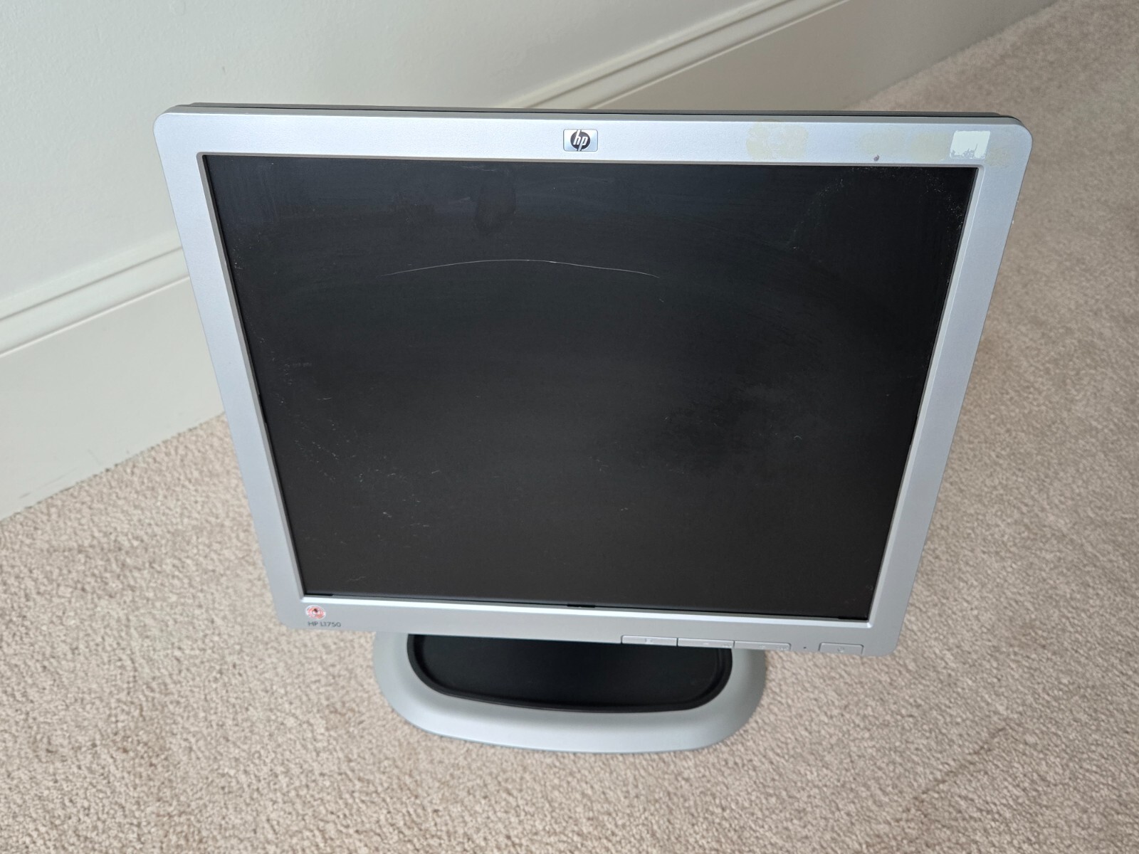 HP L1750 17" LCD 4:3 Flat Monitor Display W/ Stand READ