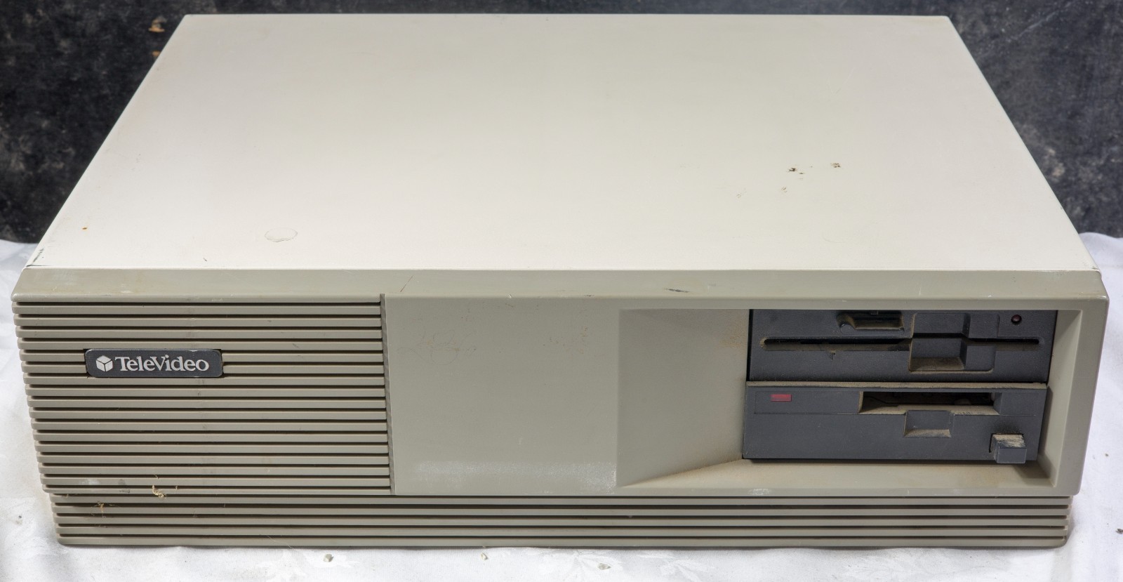 Vintage Televideo  AT100 286 640KB 20MB  tested to power on 188C