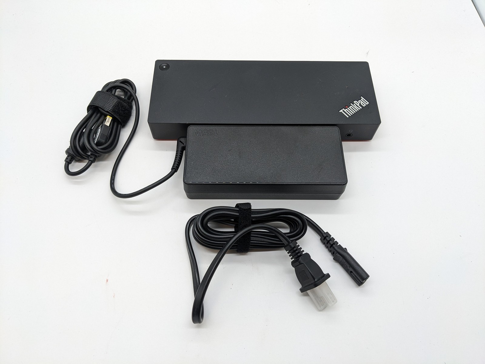 Lenovo ThinkPad Thunderbolt 3 Workstation Dock Gen 2 40AN DK1841 w/ 135W AC