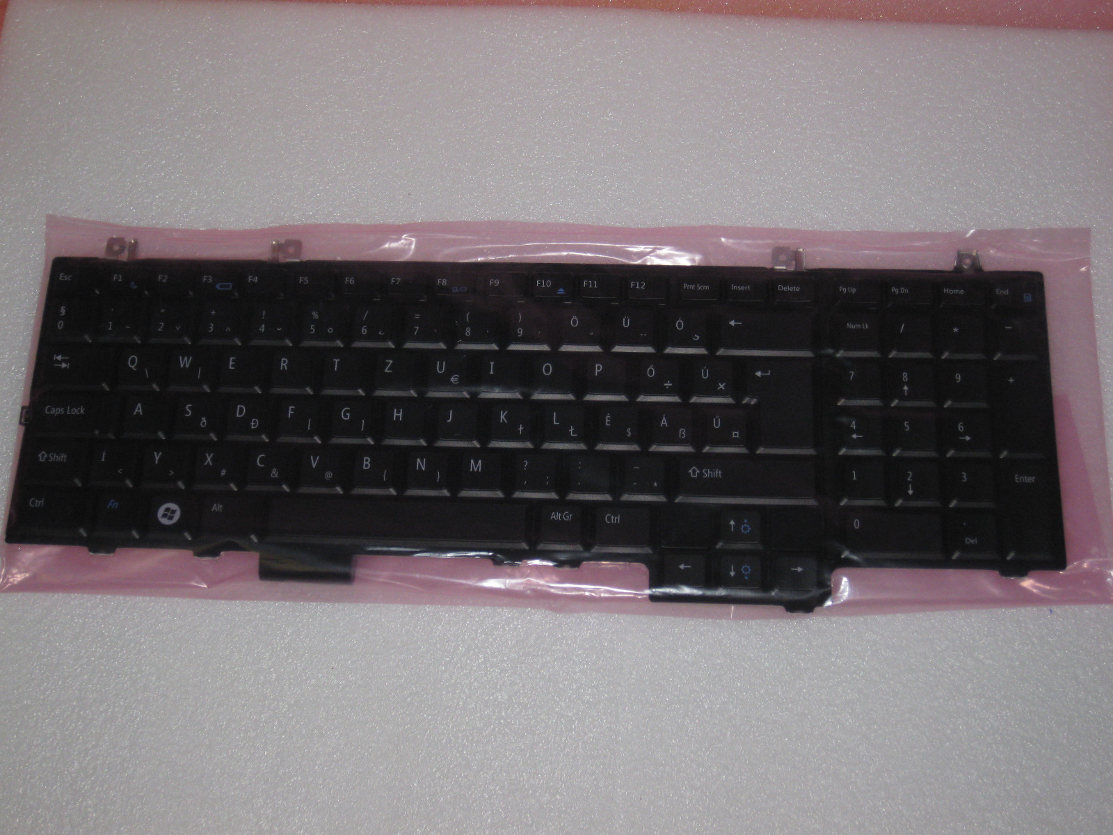 NEW Original GENUINE  for Dell Studio 1735 1736 Hungarian Keyboard - RK785