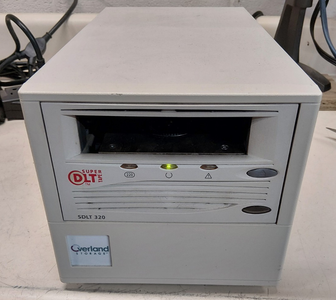 Quantum Super DLT  TR-S23BA-YF SDLT 320 GB Internal Tape Drive