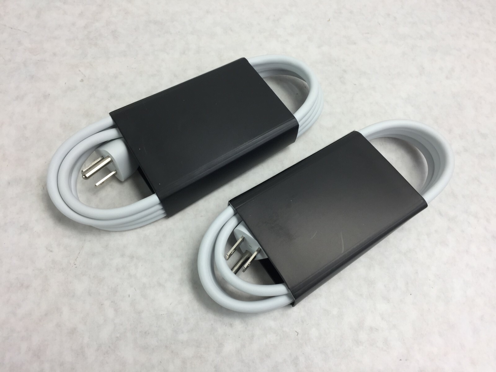 Lot of 2  OEM Apple (Longwell)  E344535  LS-7A  2.5A 125V  6Ft  AC Power Cord  