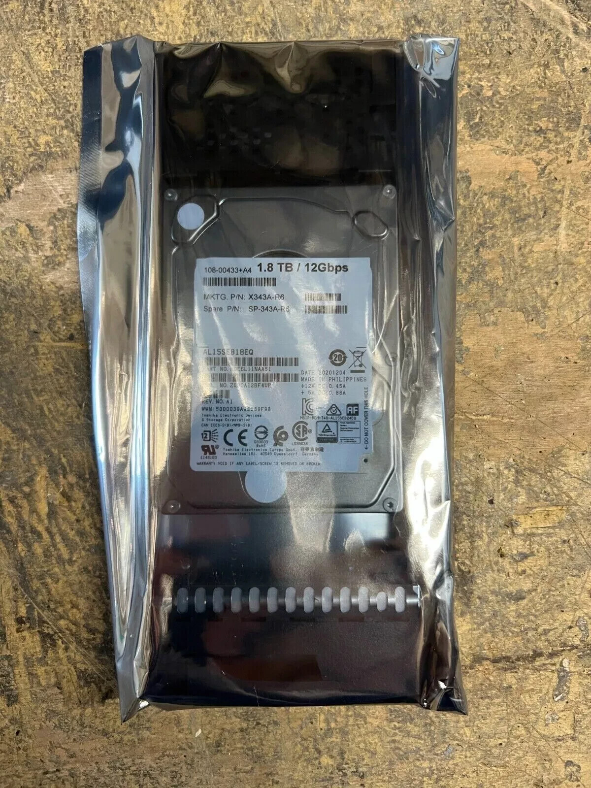 NetApp X343A-R6 1.8T 10K 12Gbps SAS 2.5" HDD Hard Drive 108-00433 DS224C