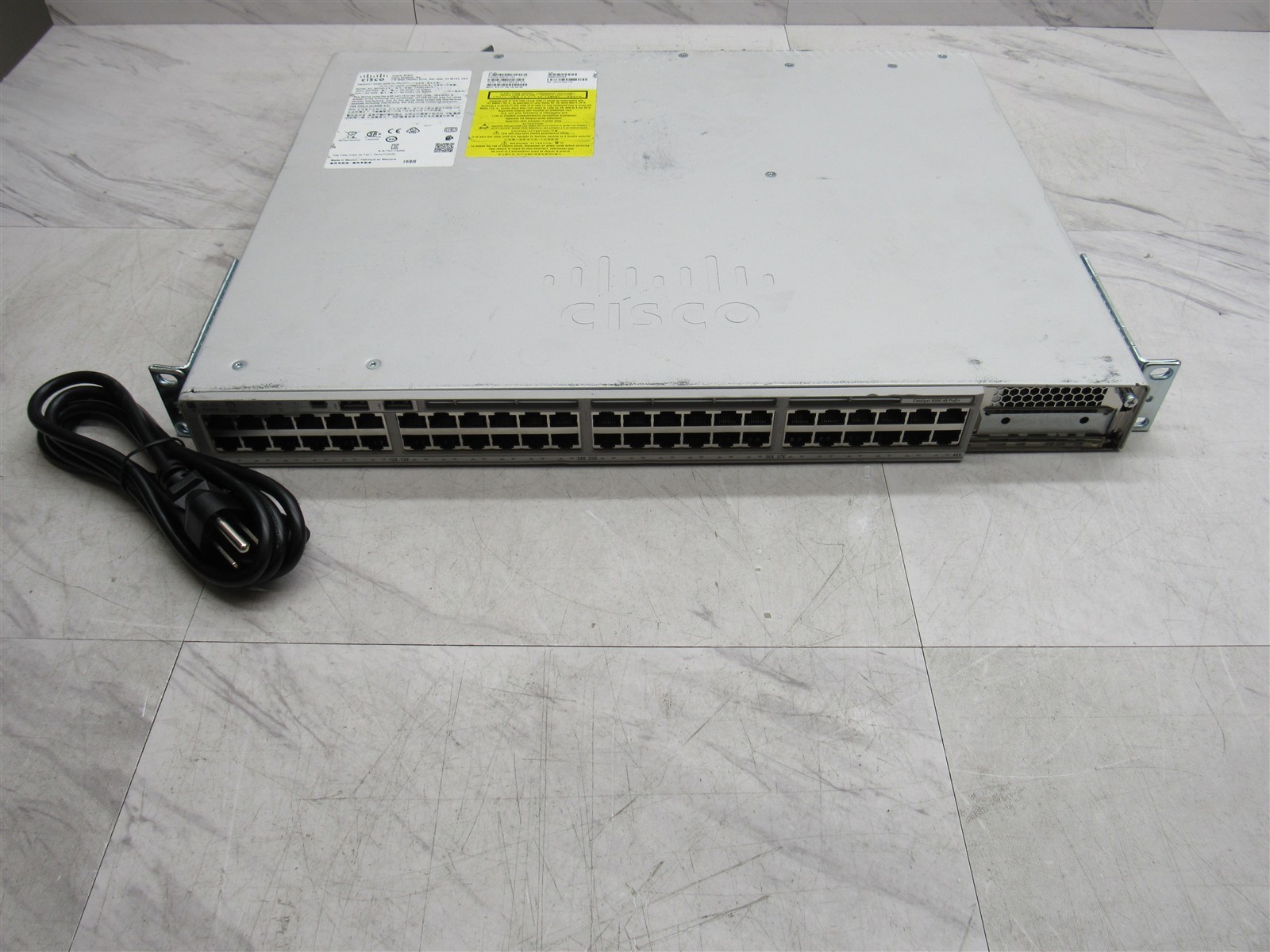 Cisco C9200-48P-E 9200 48-Port PoE+ Network Switch w/ Network Advantage