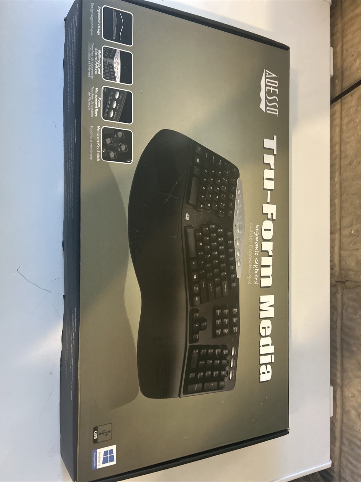 Adesso Tru-Form Contoured Ergonomic Media Keyboard PCK-208B (USB And PS/2)