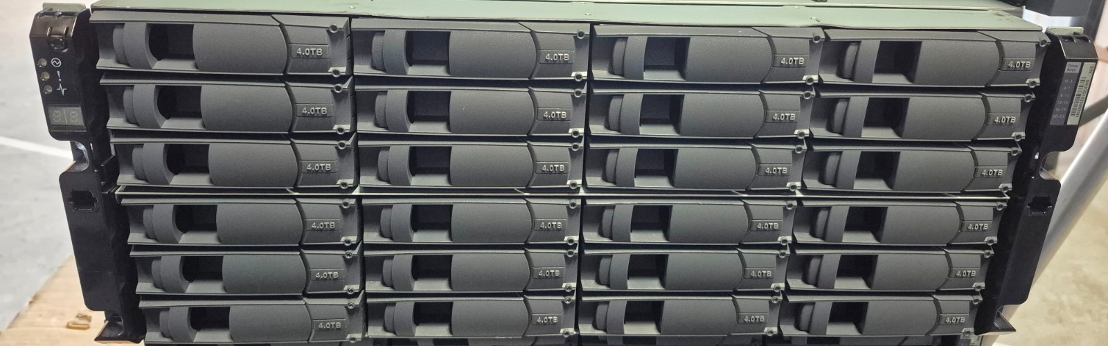 NetApp DS4246 Disk Shelf w/2x IOM6;2x PSU;24x 3.5 Trays+SATA-SAS Interposer;JBOD