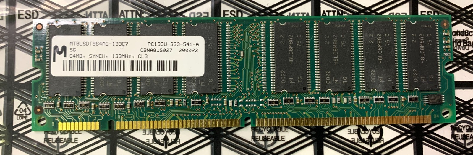 Micron MT8LSDT864AG PC133U-333-542-A 64MB SYNCH 133MHz CL3 Memory RAM Module