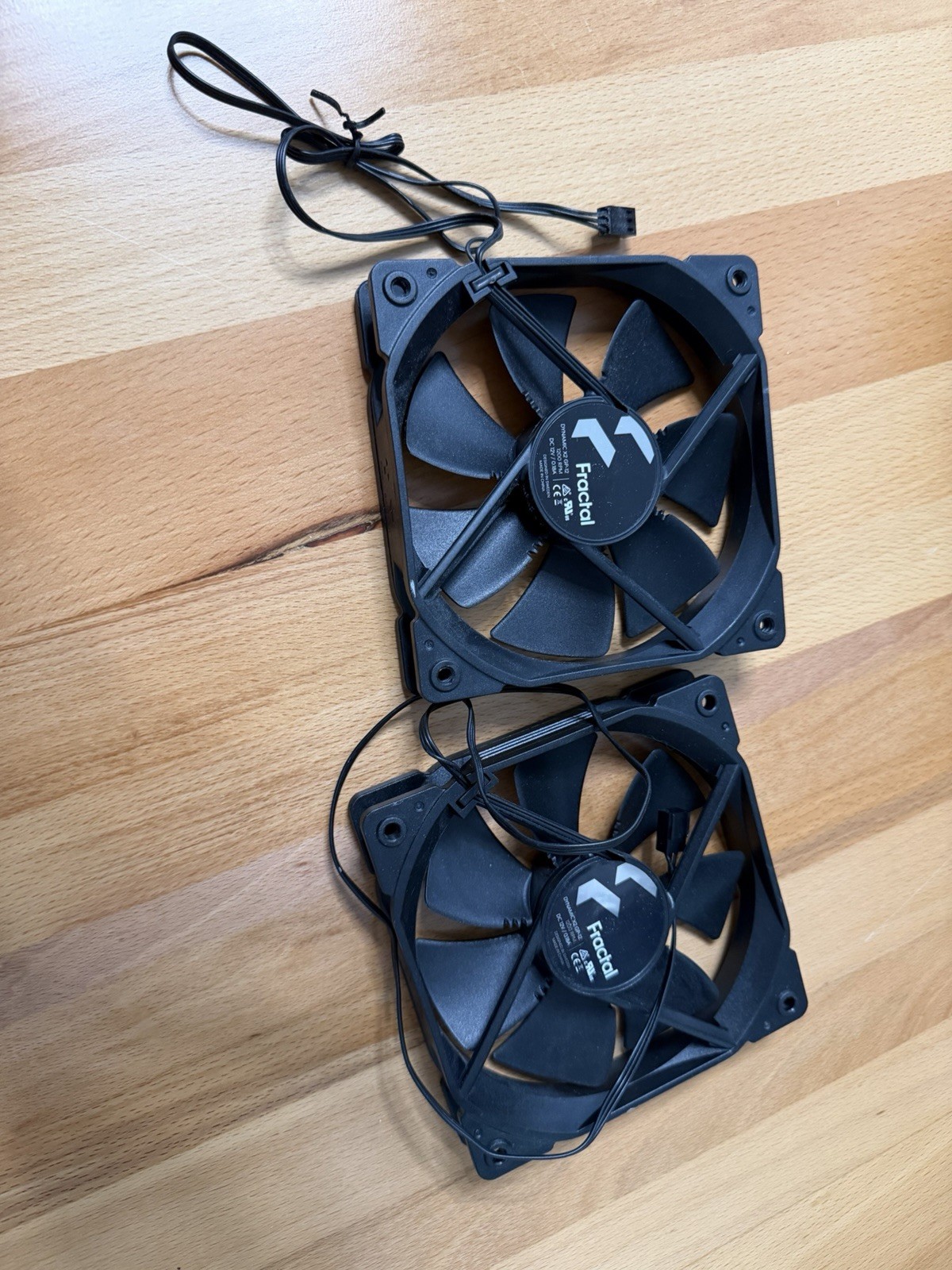 2X Fractal Design Dynamic X2 GP-12 120mm Case Fan Good Condition