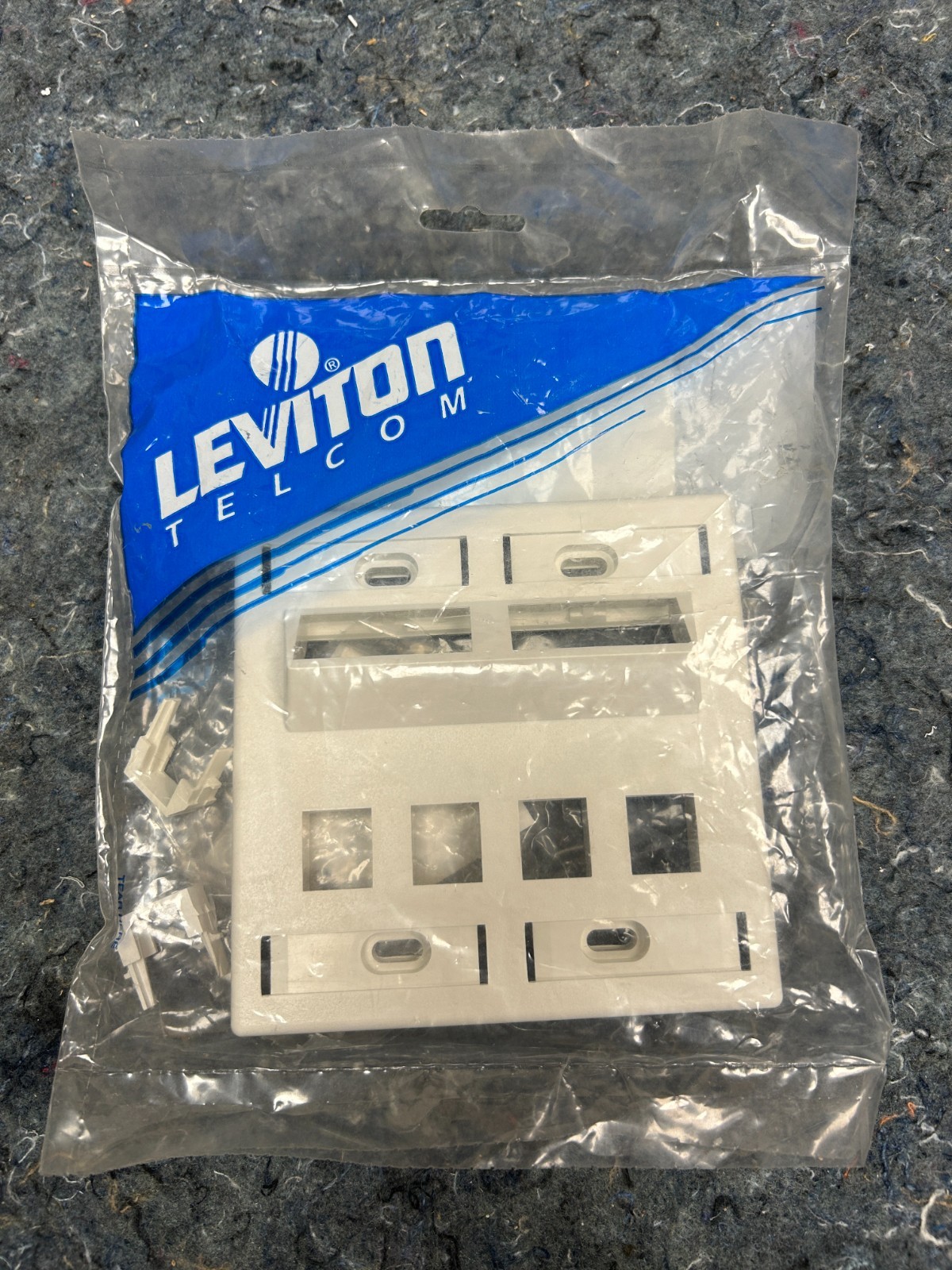 Leviton 8-Port 2 Gang Wallplate with 4 Angled ports, White (40807-B2W)