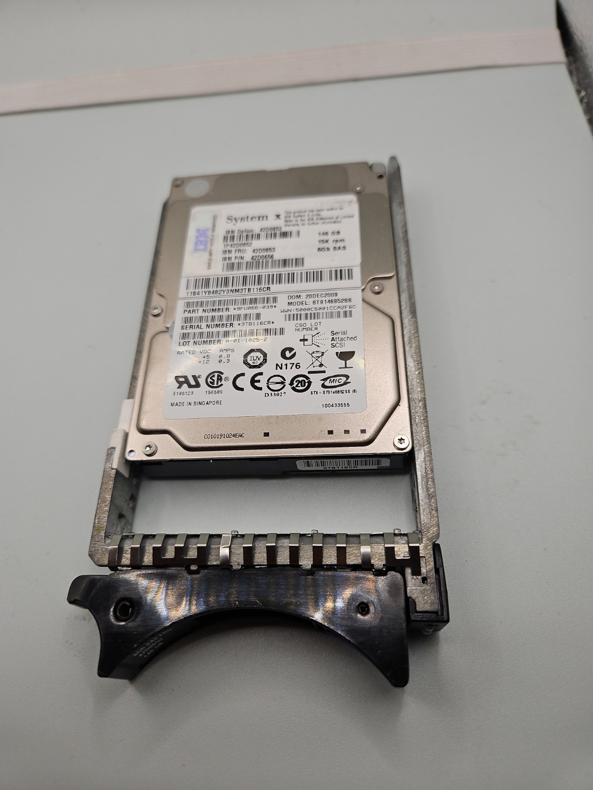 IBM 42D0653 42D0652 42D0652 146GB 15K 2.5" SAS HARD DRIVE W/ TRAY