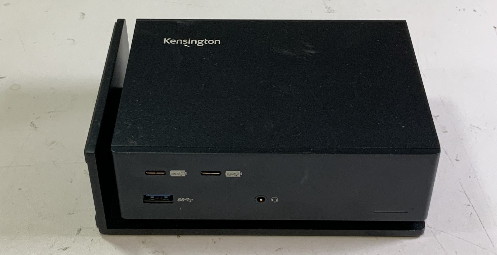 Kensington M01624/SD5560T Thunderbolt 3 and USB-C Docking Station, Black "H6C"