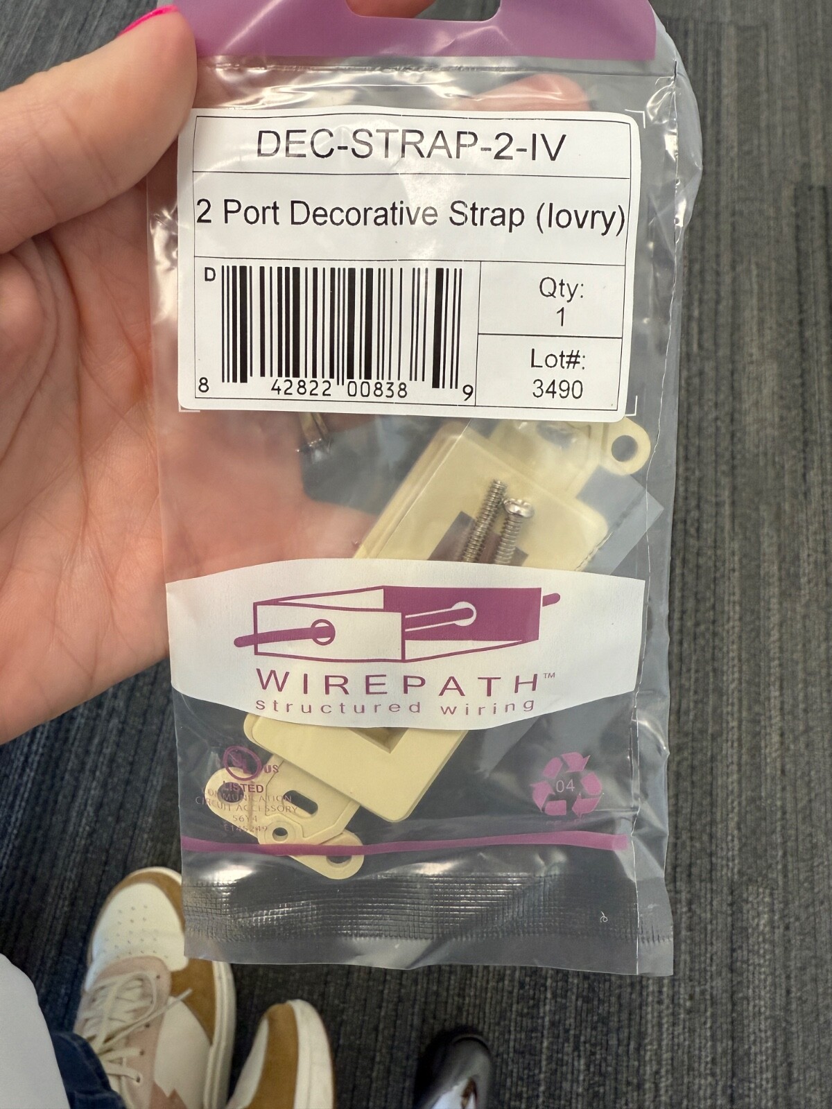 Wirepath 2-Port Decorative Strap (Ivory) DEC-STRAP-2-IV