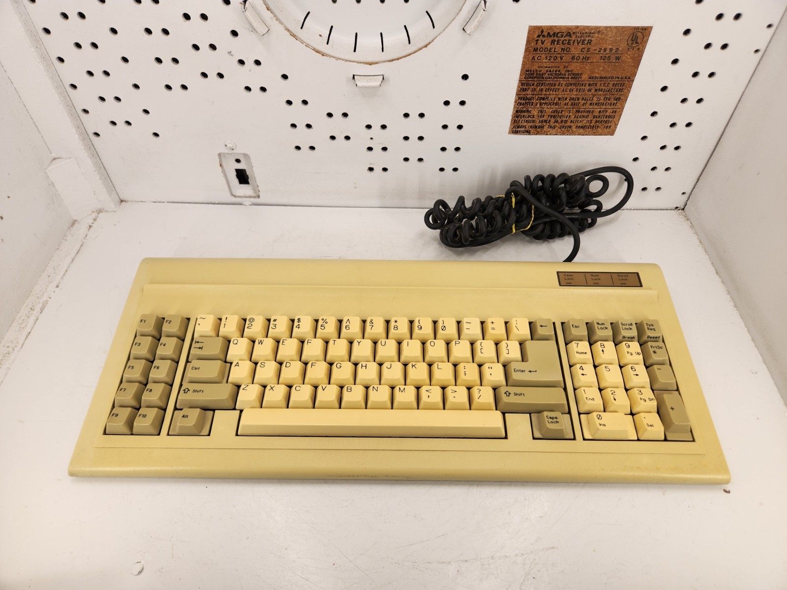 Vintage Mechanical Beige Computer Keyboard BTC-5060 Tested & Working