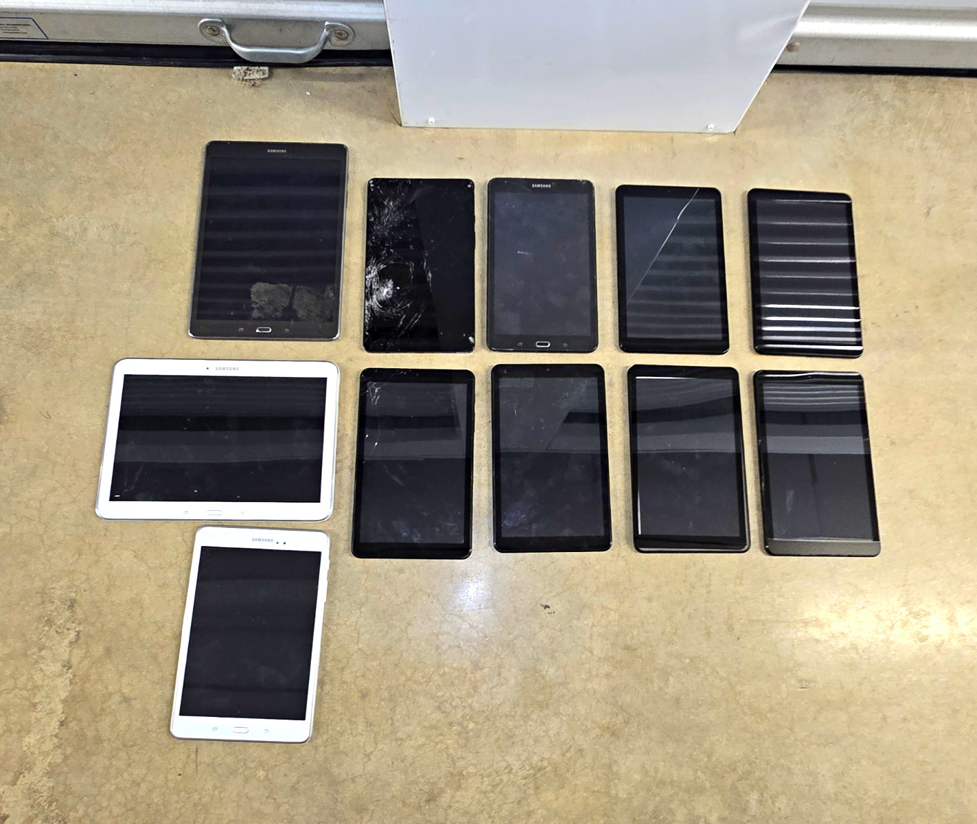 Lot of 11 Samsung Galaxy Tablets