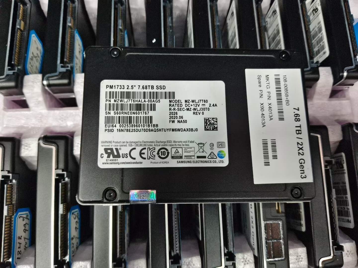 X4013A NETAPP Samsung MZ-WLJ7T60 PM1733 7.68TB  NVME PCIe Gen4 U.2 2.5" SSD