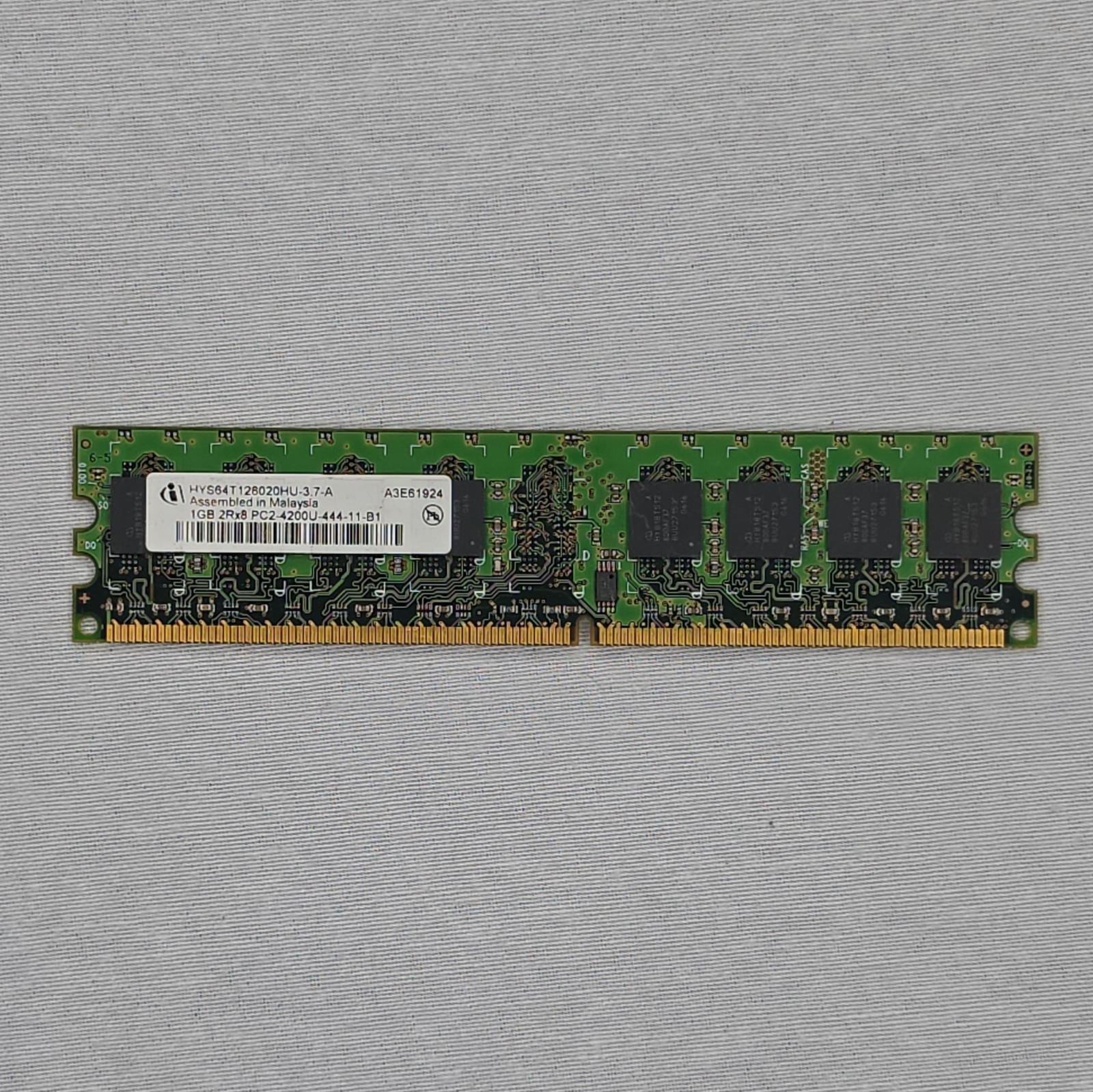 Infineon 1GB DDR2 SO-DIMM PC2-4200U 200-Pin Unbuffered RAM HYS64T128020HU-3.7-A