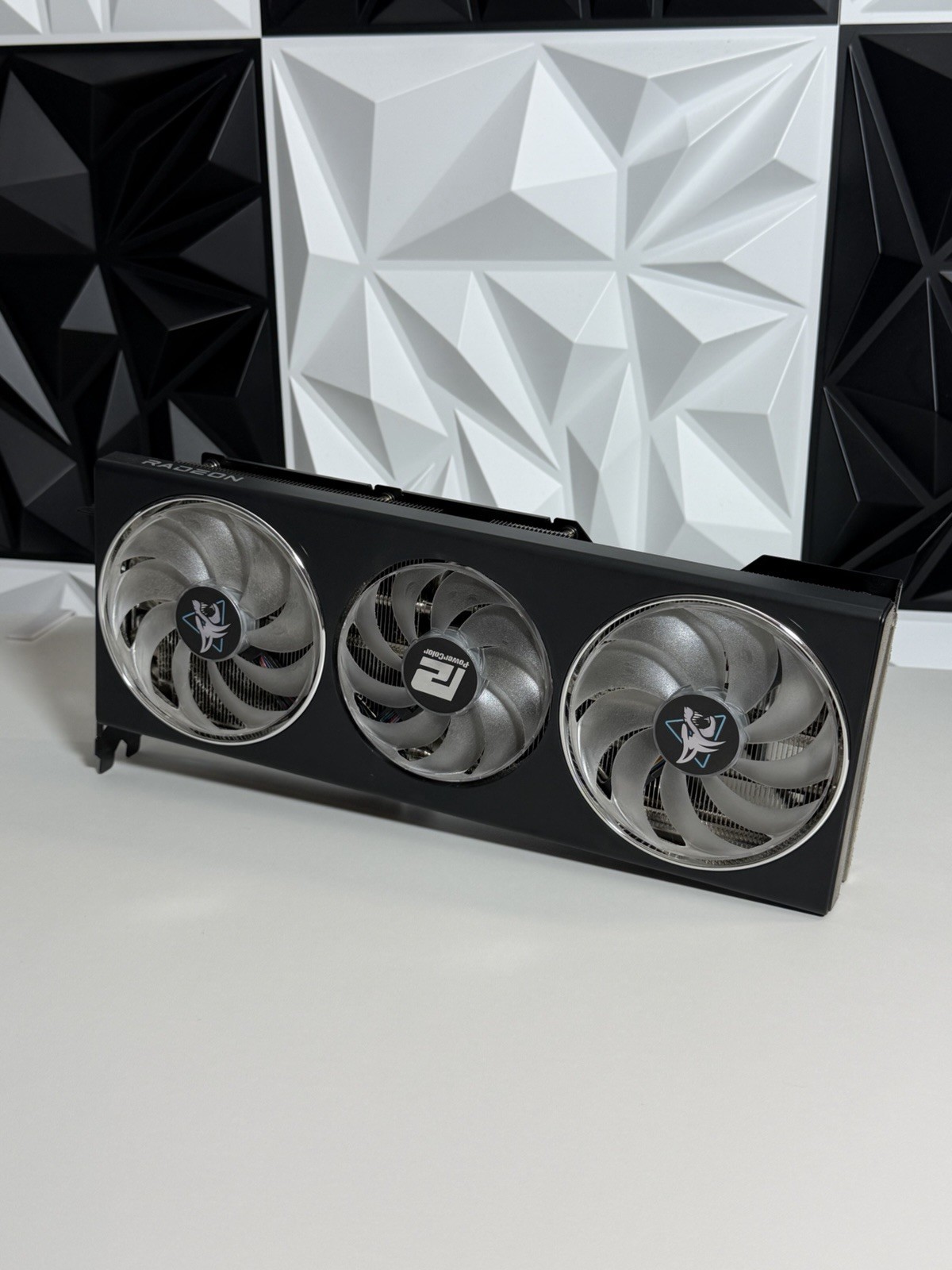 PowerColor Hellhound AMD Radeon RX 7800 XT 16GB GDDR6 Graphics Card