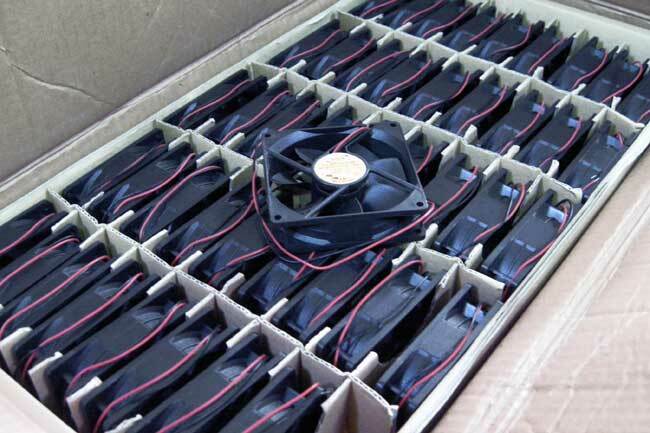 ADDA 12V DC 92 mm x 92mm x 25mm Brushless Fan AD0912US-A70GL (No connector)