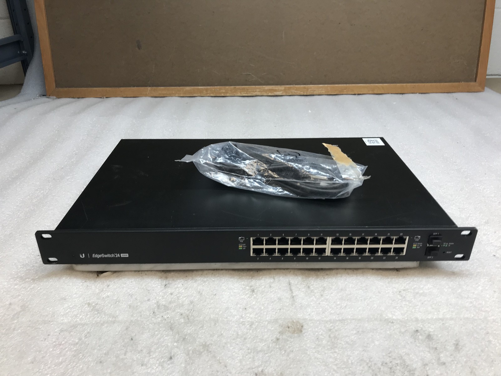 Ubiquiti Networks ES-24-250W 24 Port 250W EdgeSwitch w/ Ears & Cord
